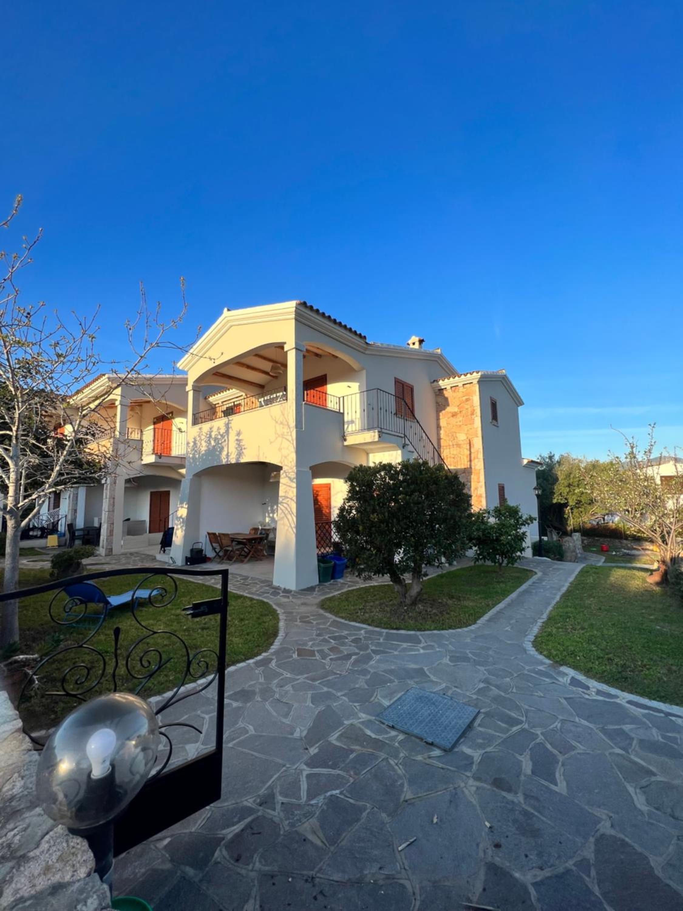 One-Bedroom Apartment with Balcony
