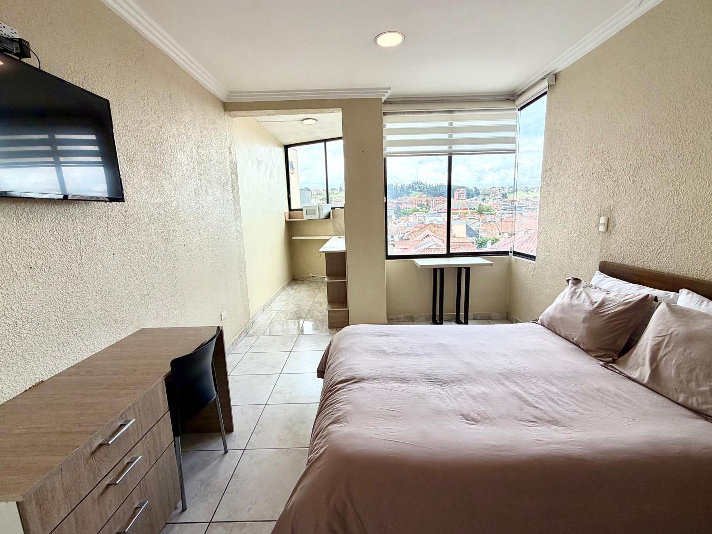 Suite with City View photo 2