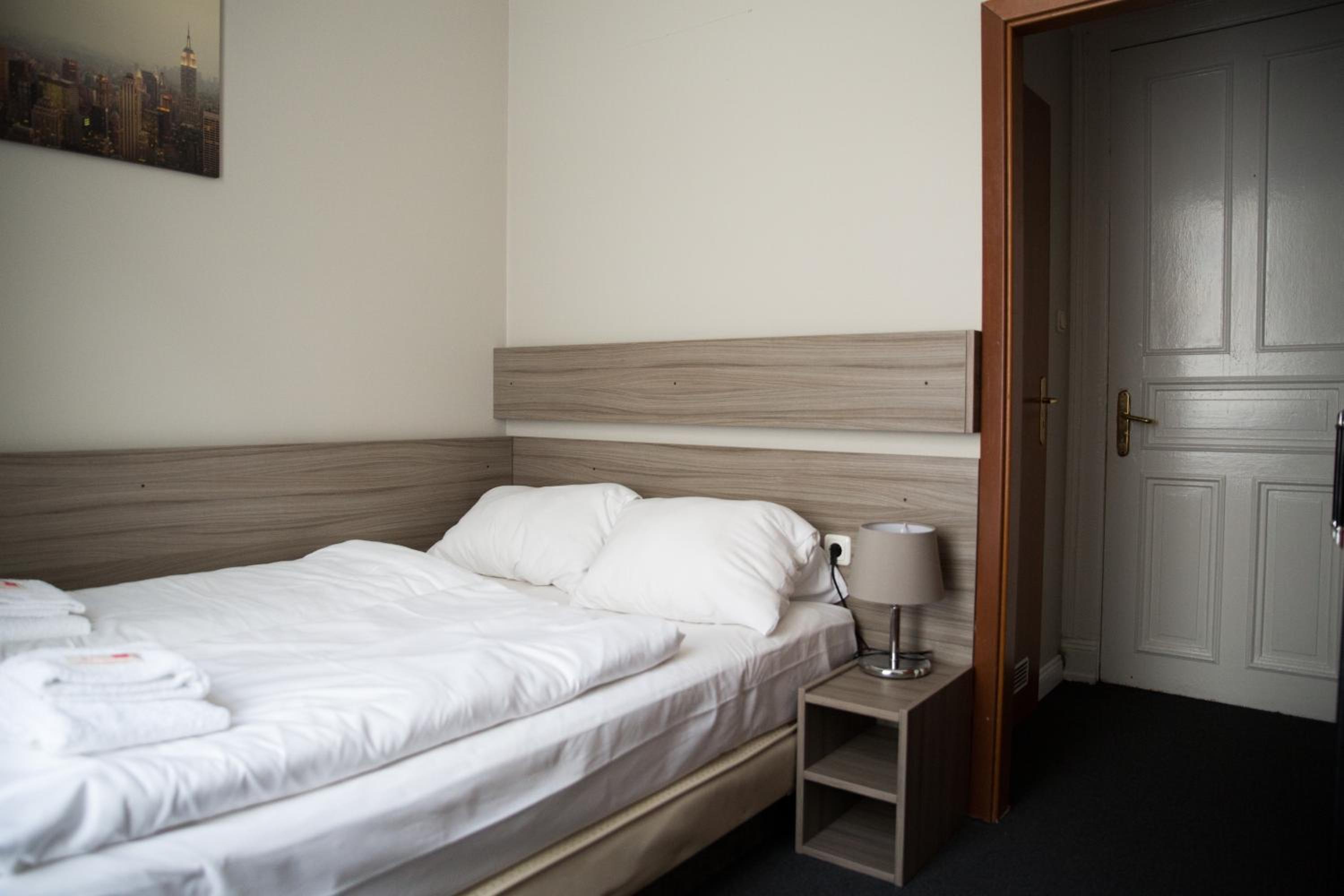 Basic Double Room - Photo 1
