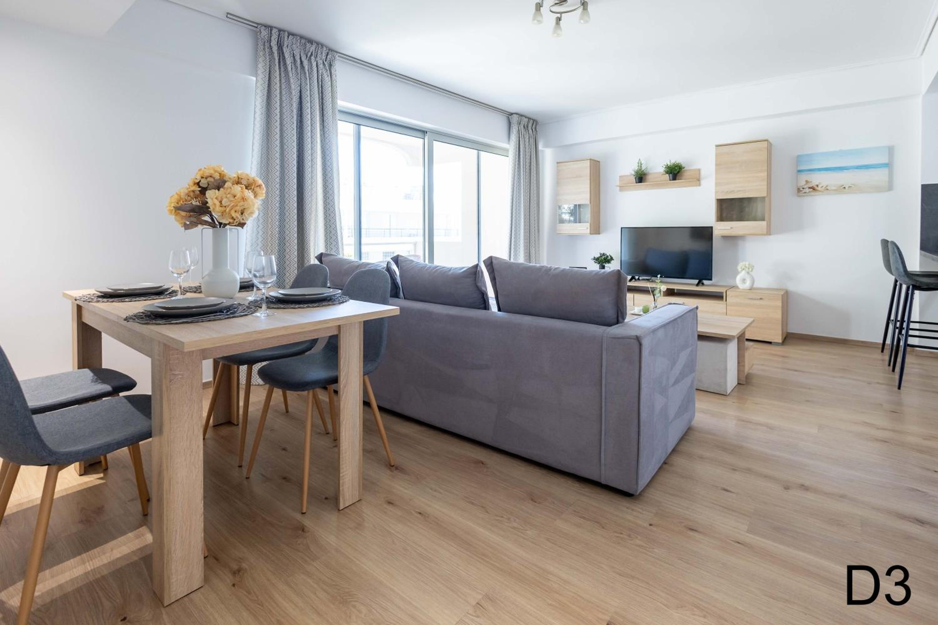 Two-Bedroom Apartment with Balcony and Sea View