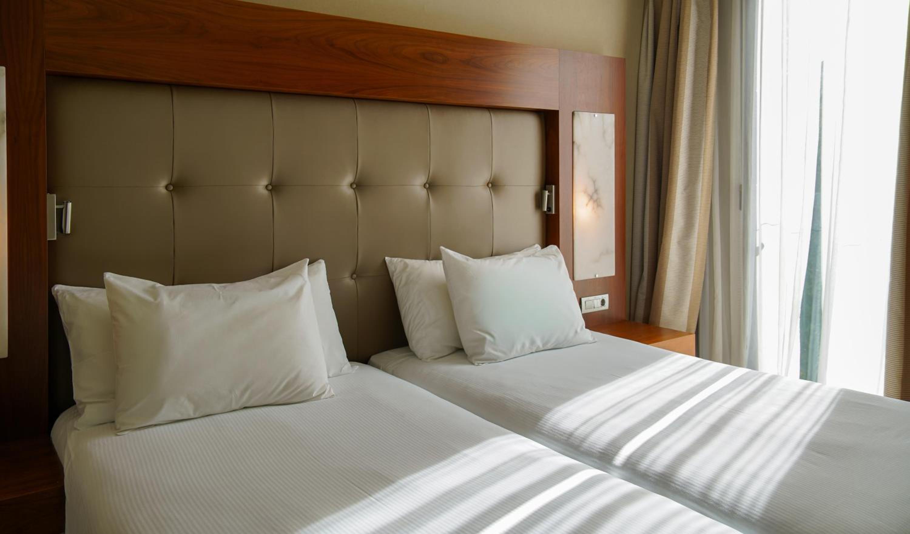 One-Bedroom Suite - Photo 3