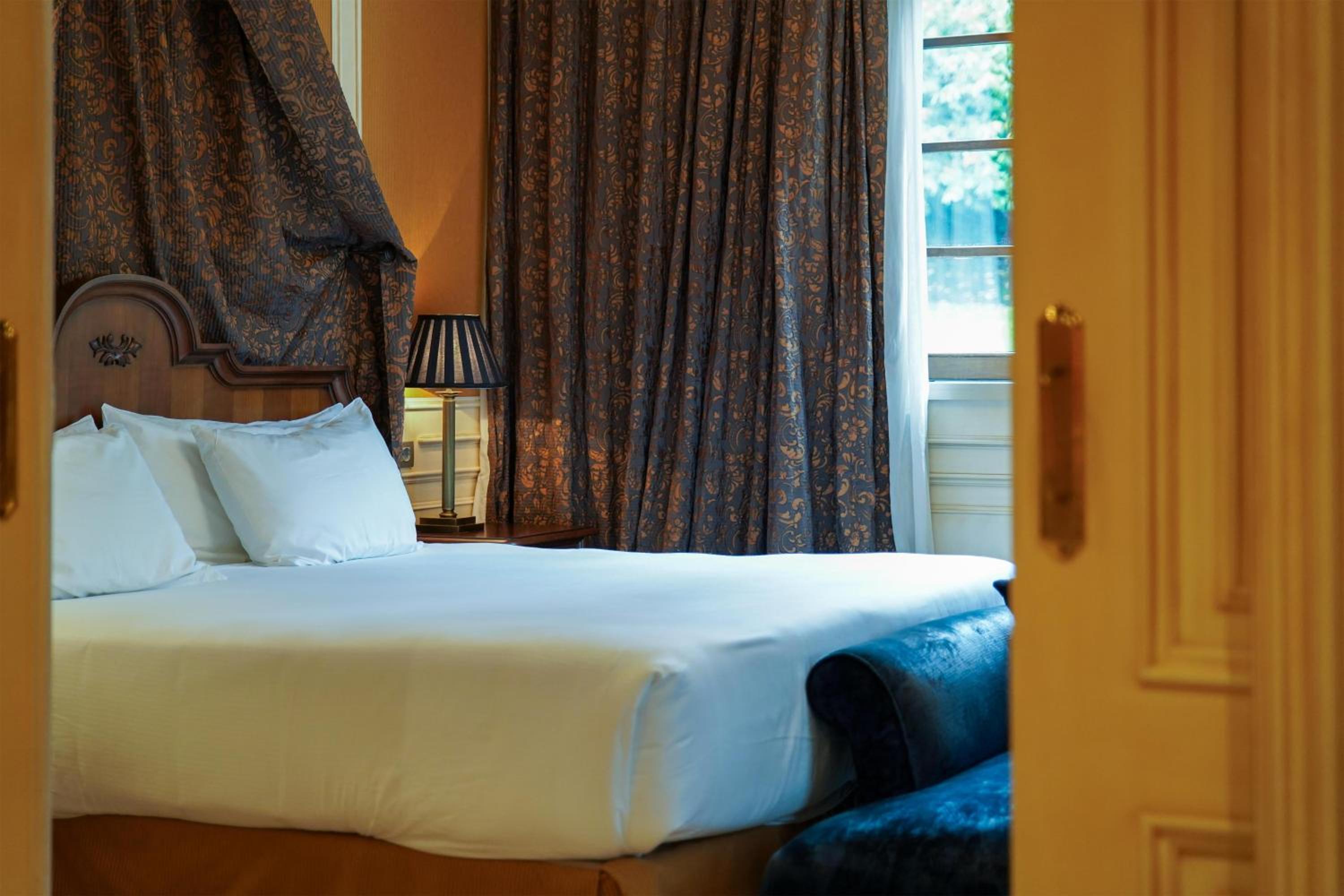 One-Bedroom Suite - Photo 8