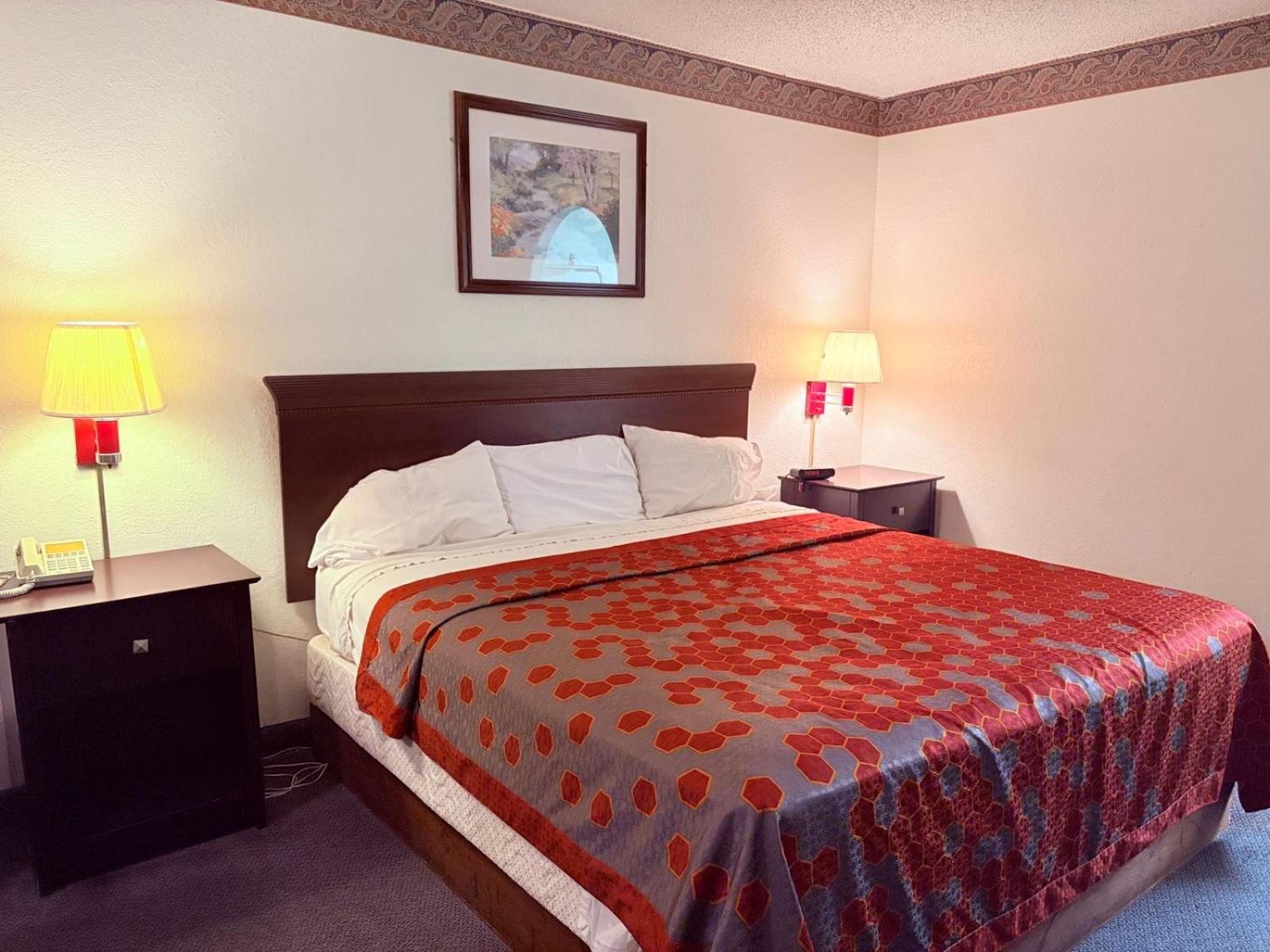 King Bed Non-Smoking - Photo 1