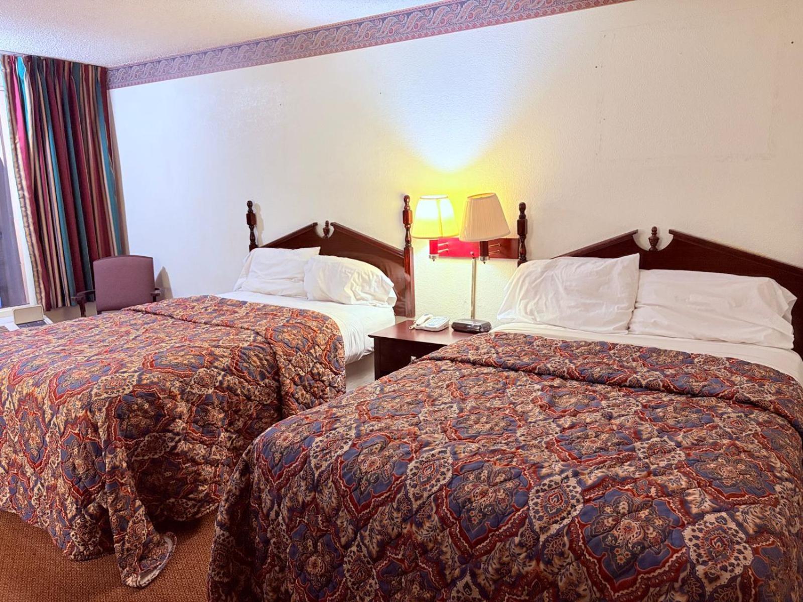 2 Queen Beds Non-Smoking - Photo 4