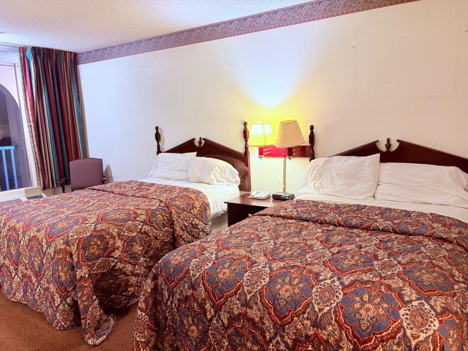2 Queen Beds Non-Smoking - Photo 10