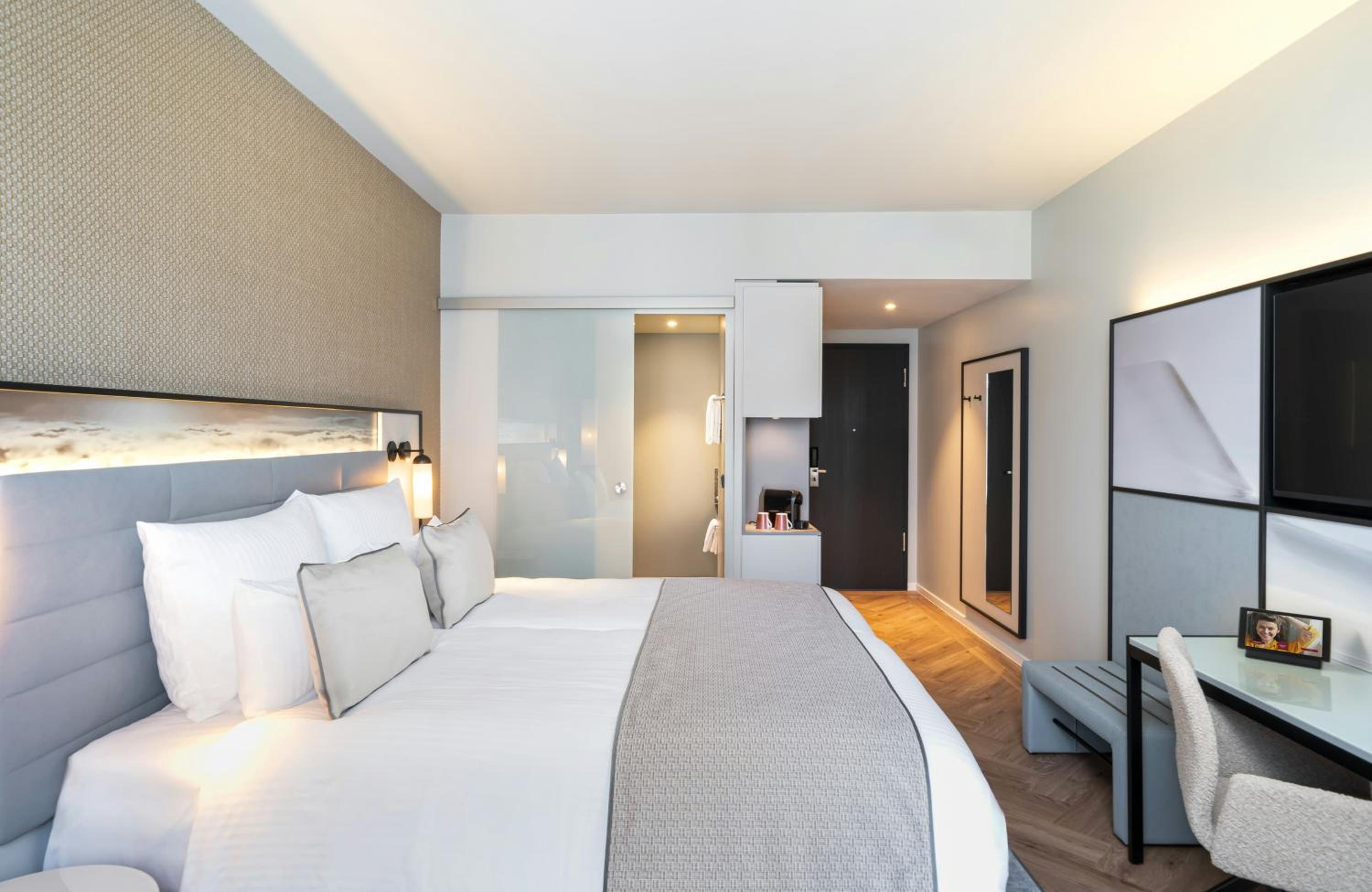 Superior Triple Room - Park Sleep & Fly 7 days photo 1