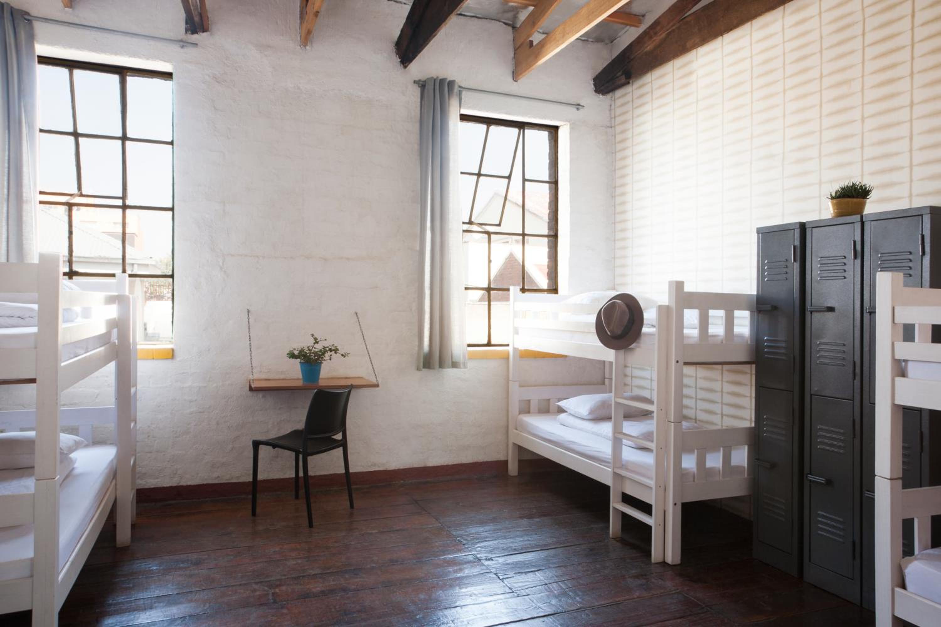 Bed in 8-Bed Female Dormitory Room photo 1
