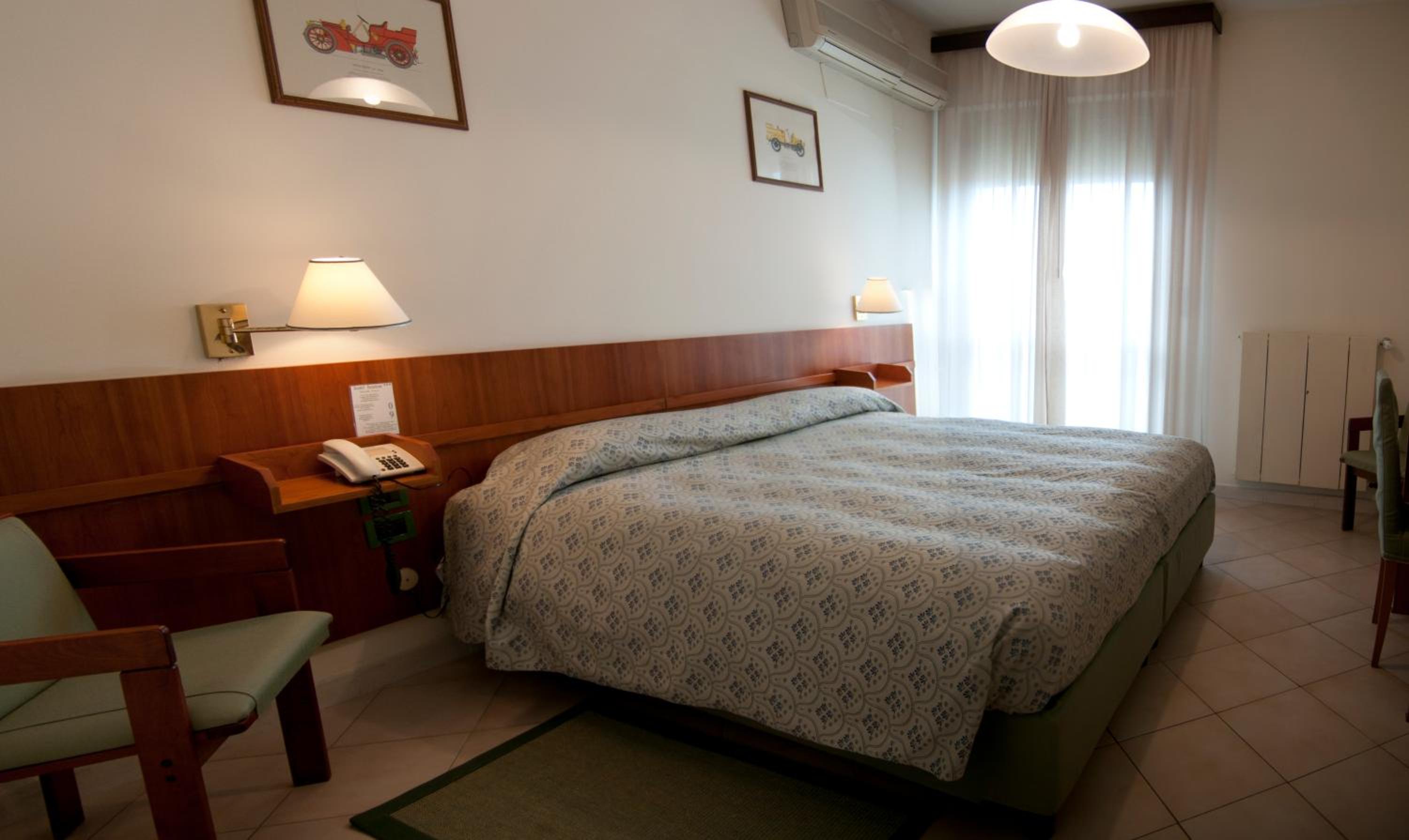 Standard Double Room photo 3