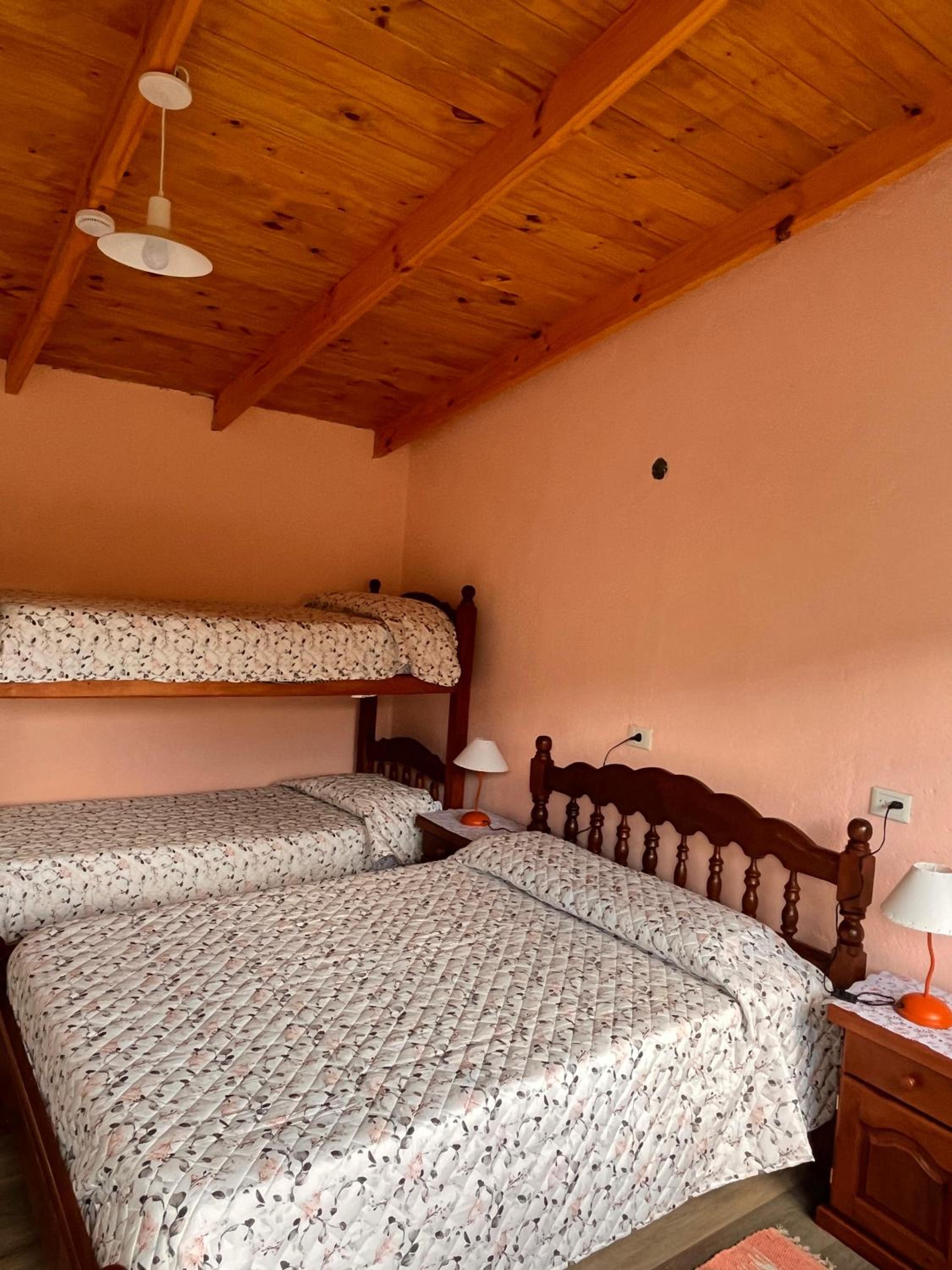 Quadruple Room with Private Bathroom photo 1