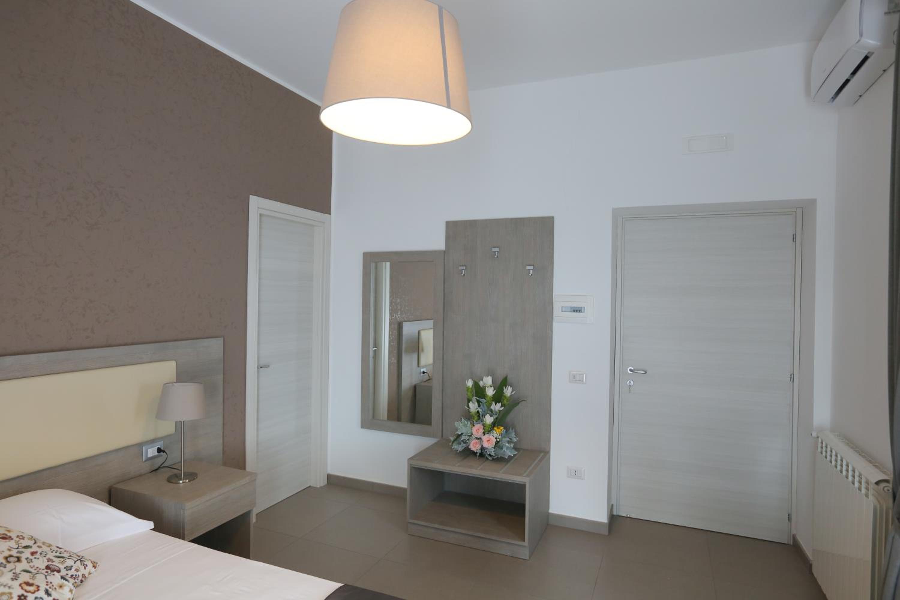 Large Double or Twin Room