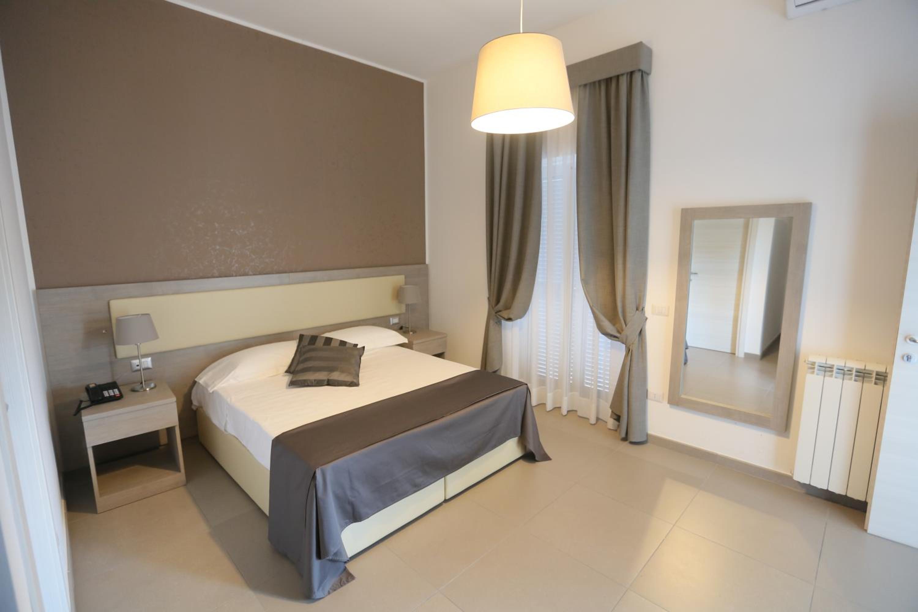 Large Double or Twin Room