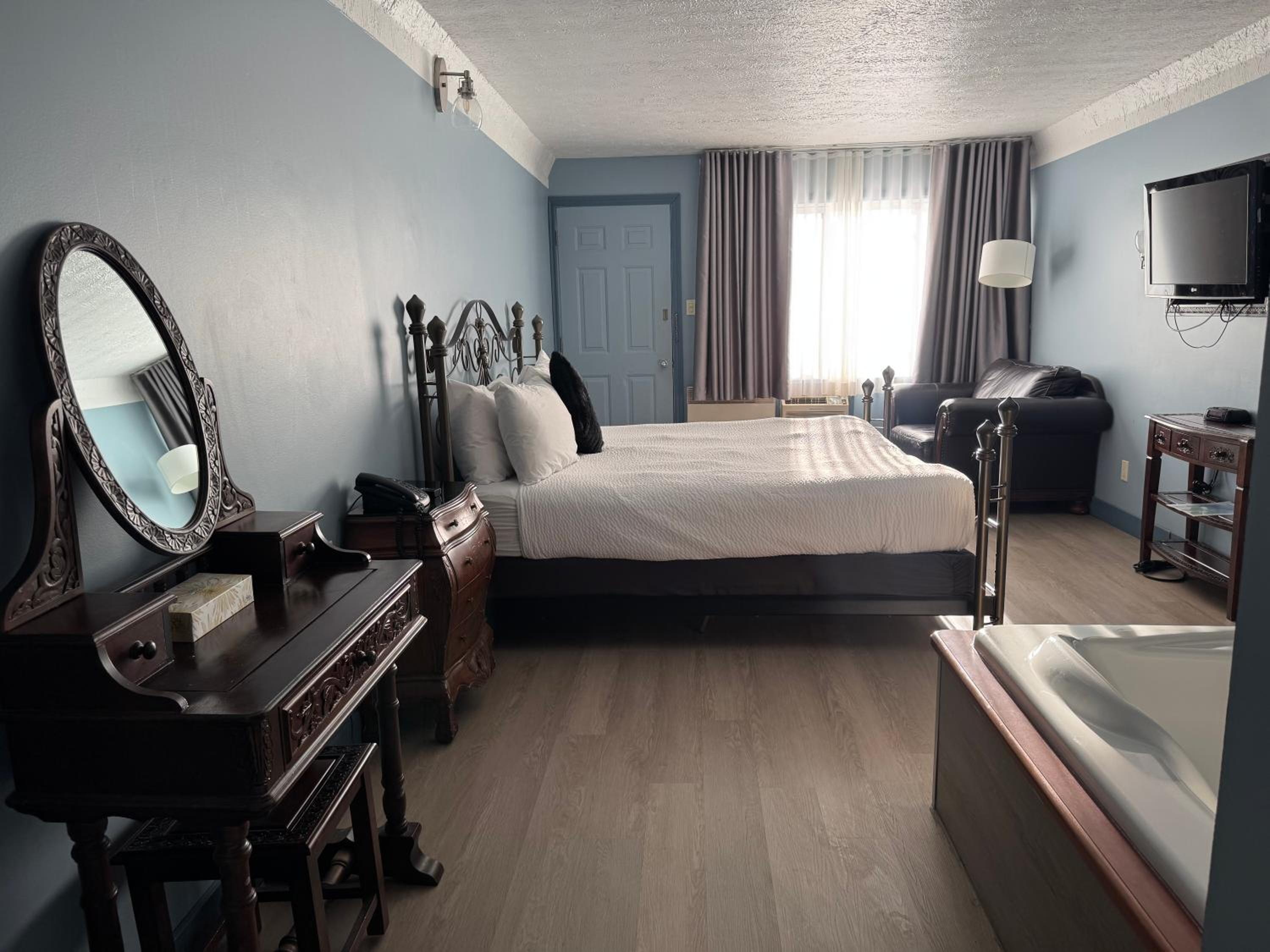 King Room with Jetted Tub, Non-Smoking