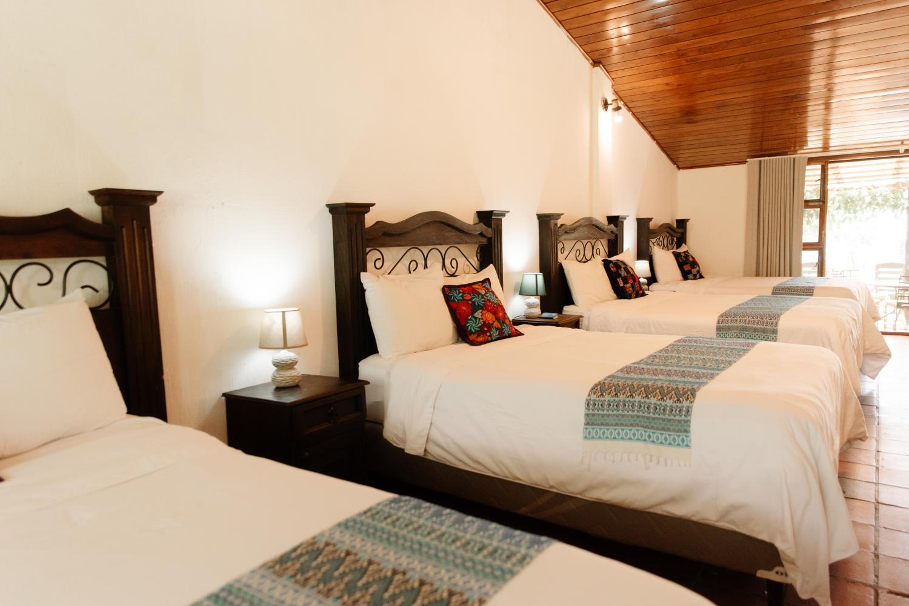 Superior Quadruple Room photo 3