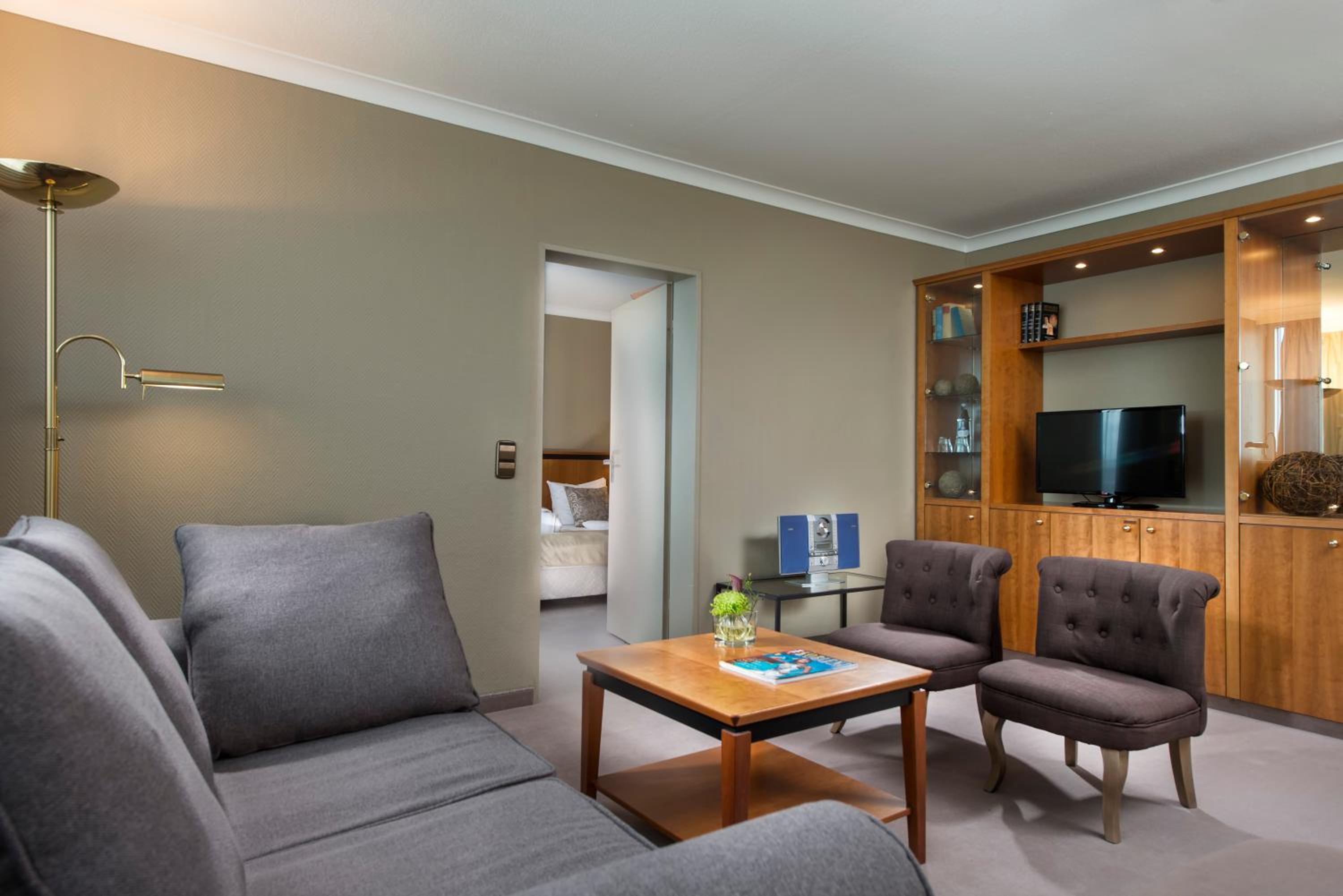 Suite - Photo 3