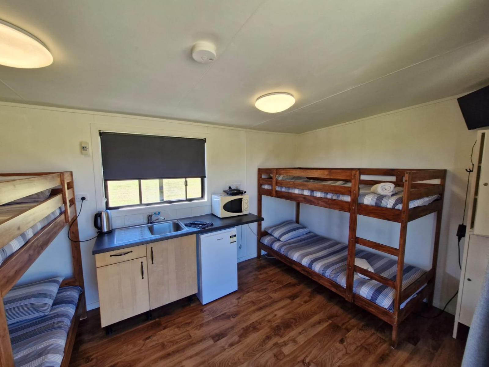 Non-Ensuite Wood Cabin (2 Bunk Beds) photo 3