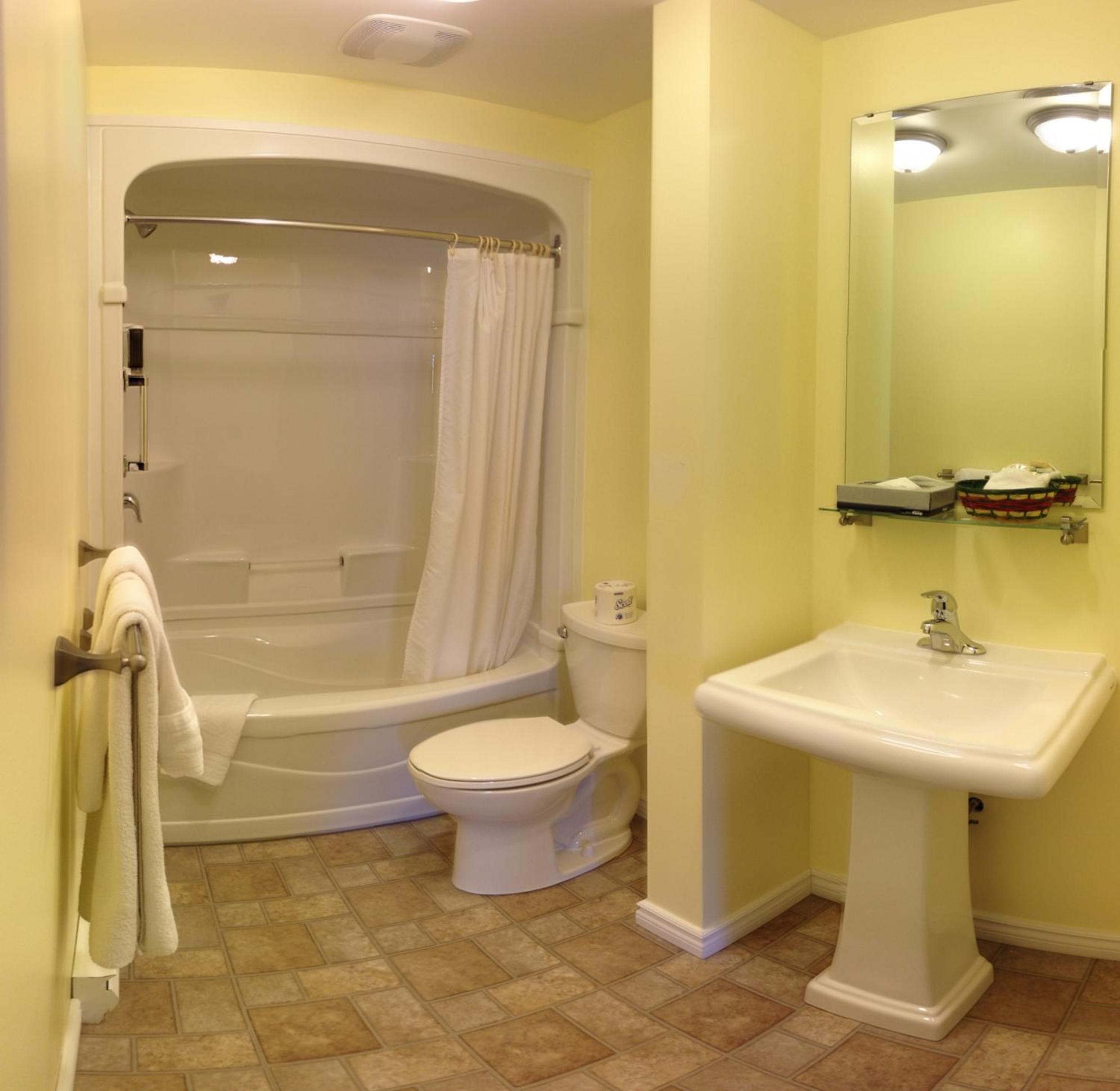King Suite with Fireplace photo 3