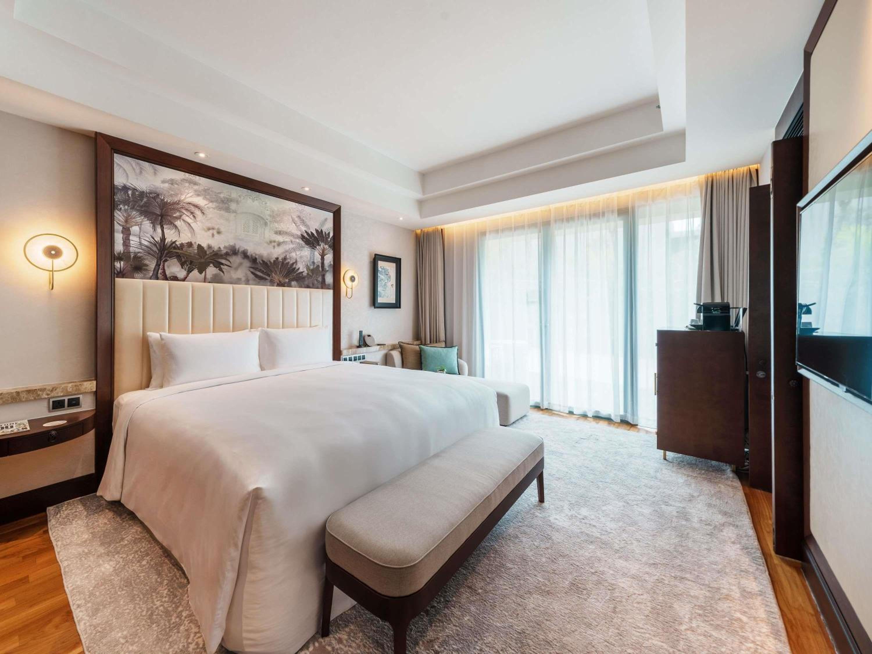 Signature King Room with Garden View, 1 King Bed (Newly Refurbished) Signature King Room with Garden View, 1 King Bed (Newly Refurbished)