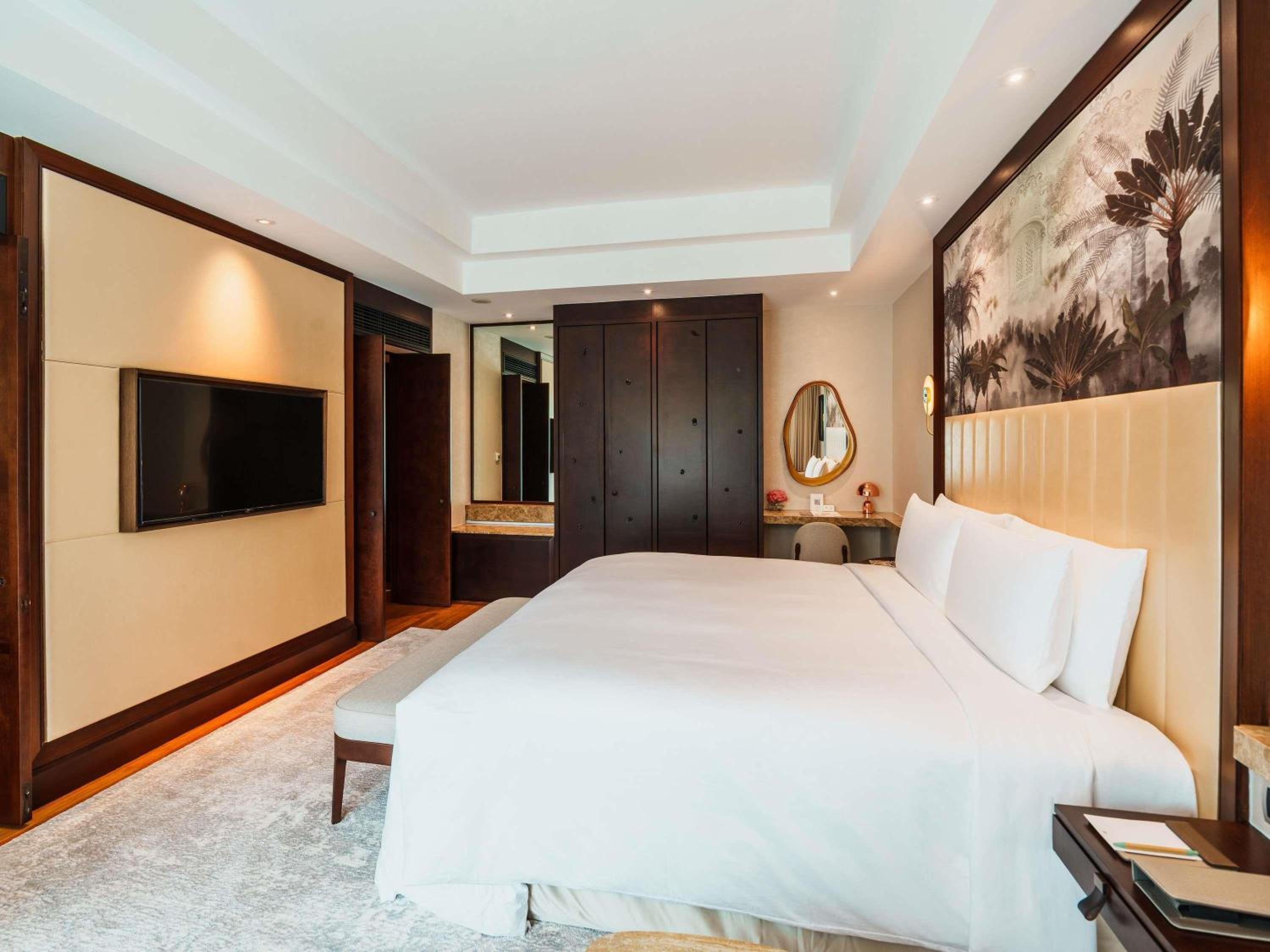 Signature King Room with Garden View, 1 King Bed (Newly Refurbished) Signature King Room with Garden View, 1 King Bed (Newly Refurbished)