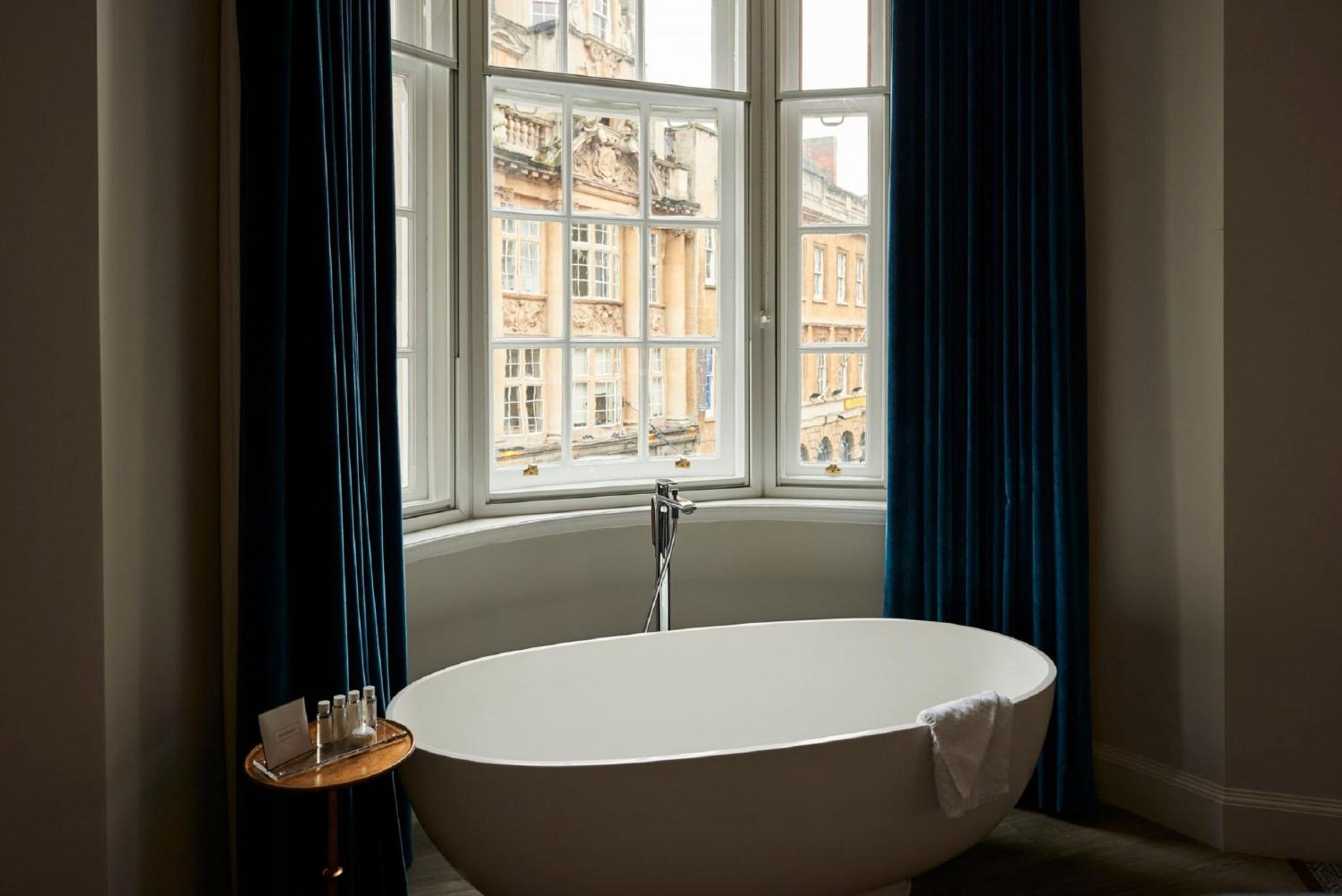 Corner Suite photo 2