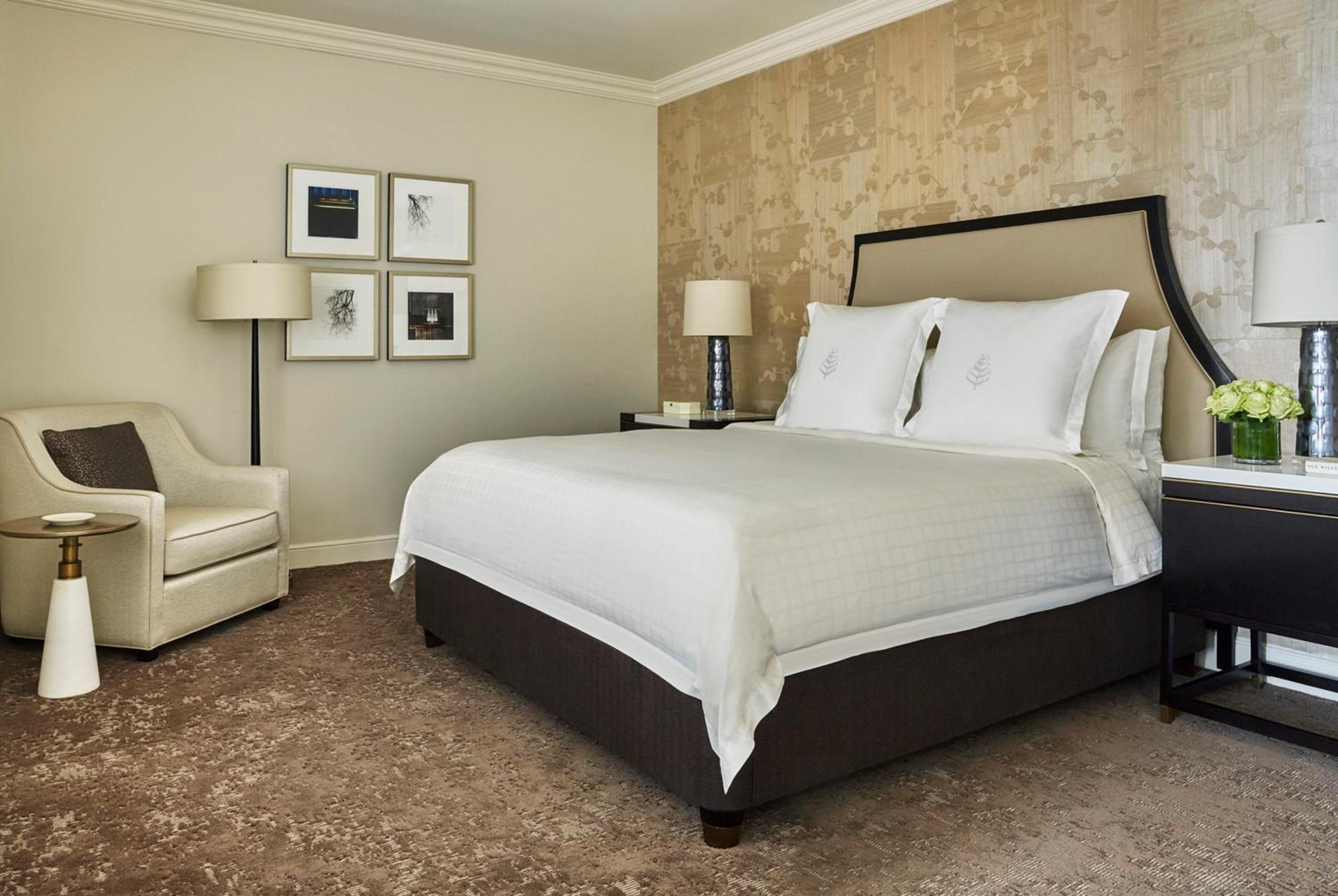 Premier Suite East Wing   - Photo 1
