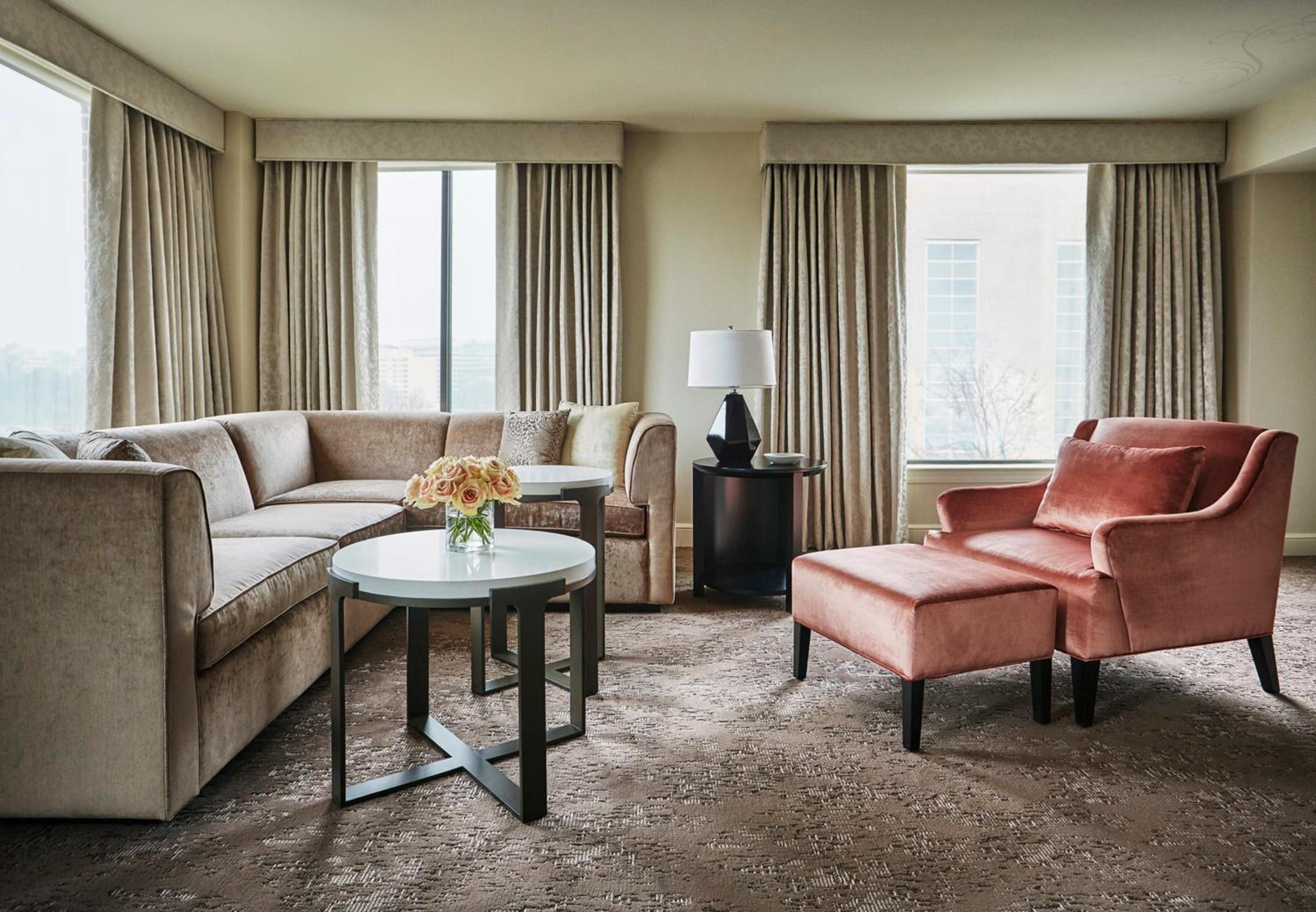 Capital Suite with One King Bed   - Photo 3
