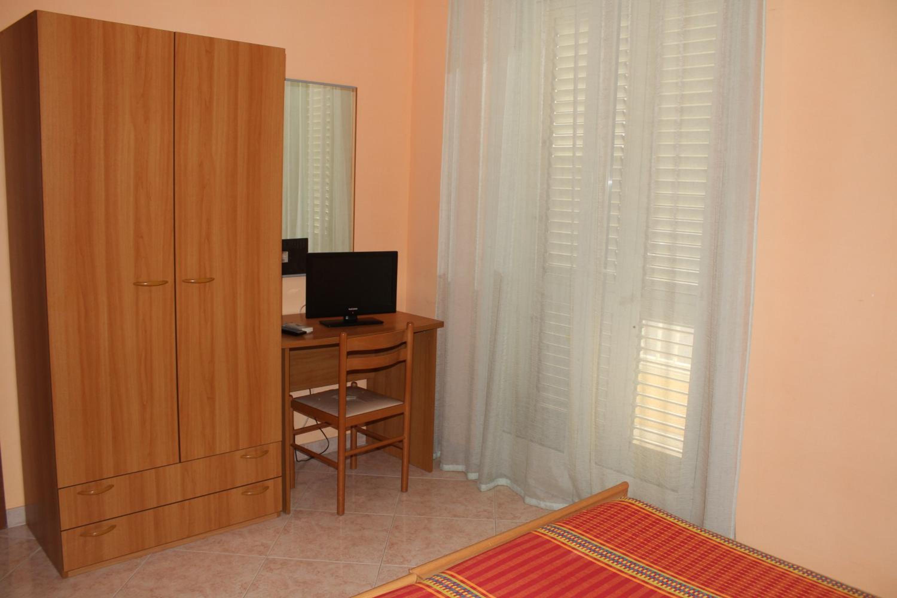Deluxe Double Room with Balcony - Photo 1