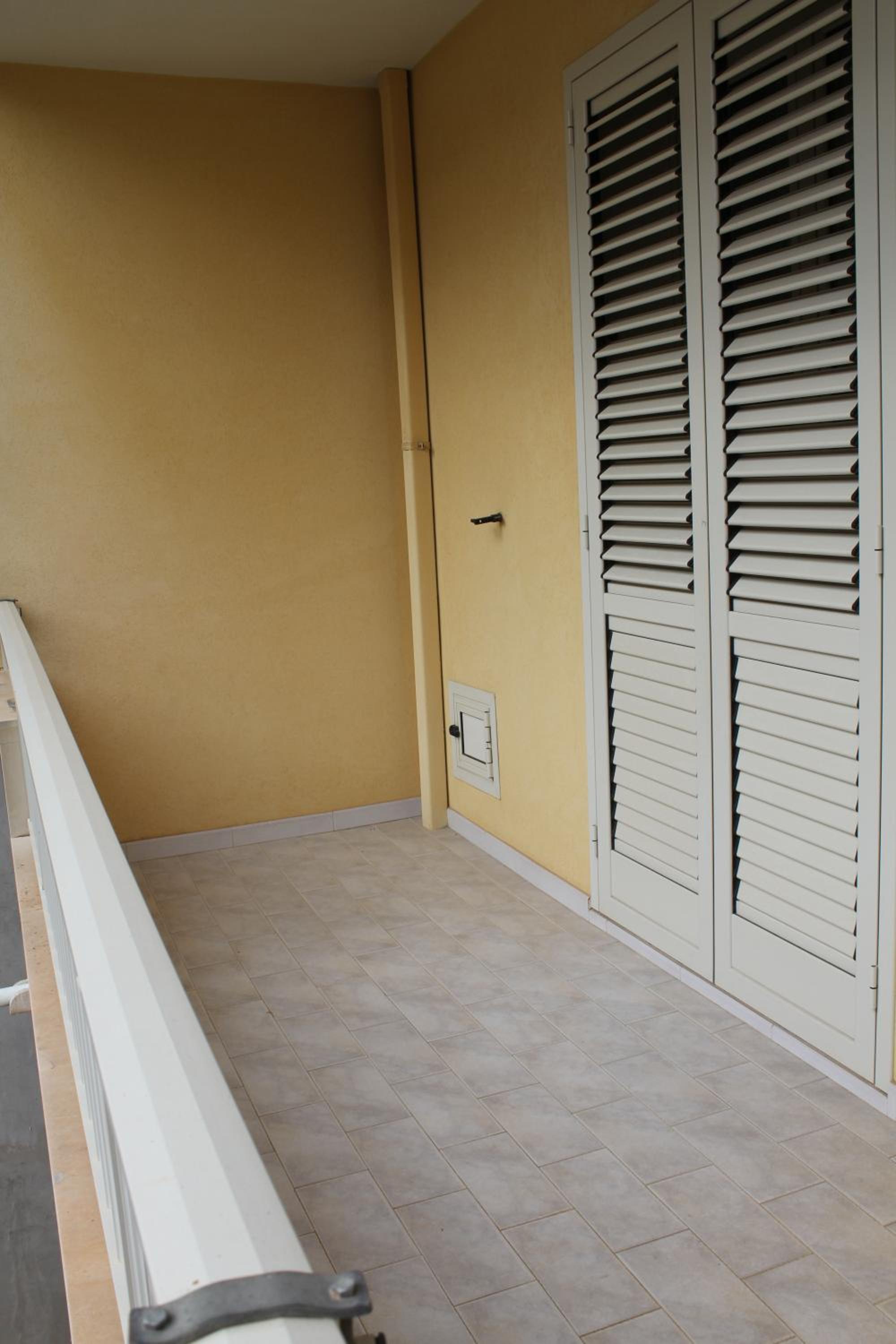 Deluxe Double Room with Balcony - Photo 8