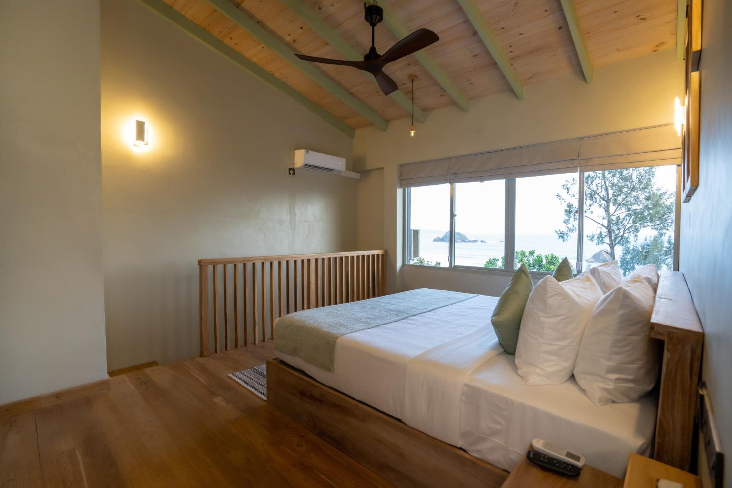 Deluxe Suite with Sea View