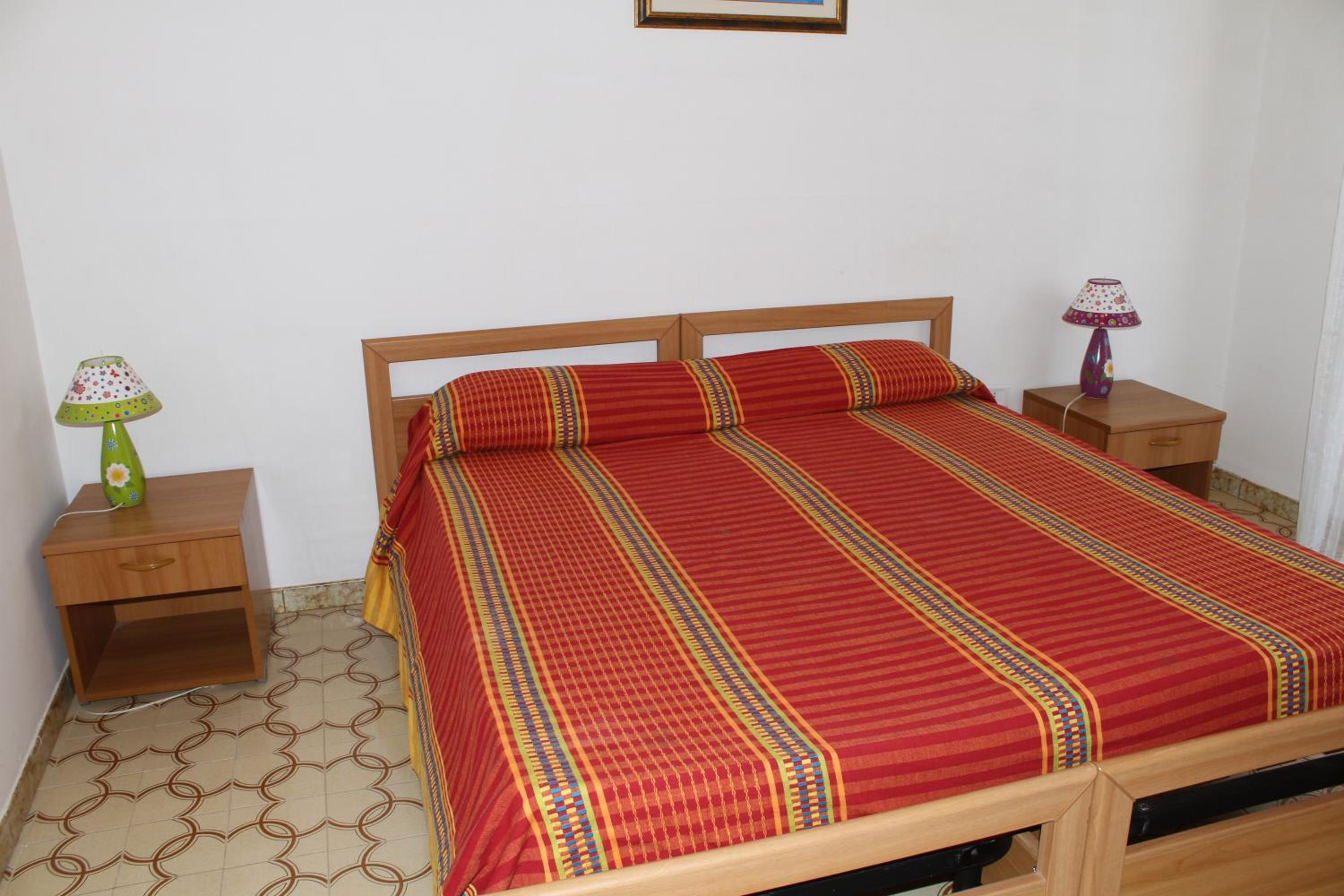 Deluxe Double Room with Balcony - Photo 5