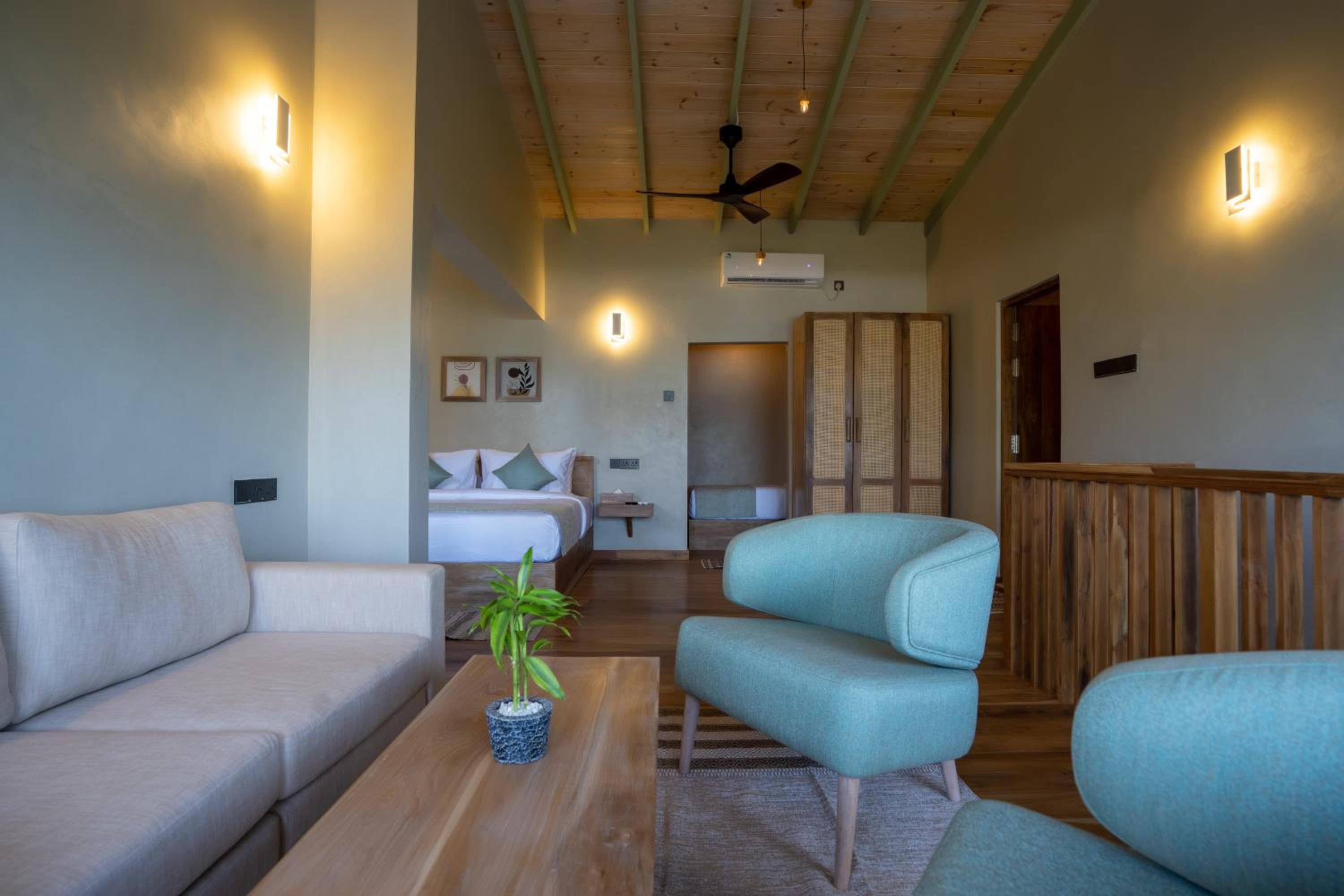 Deluxe Suite with Sea View photo 2