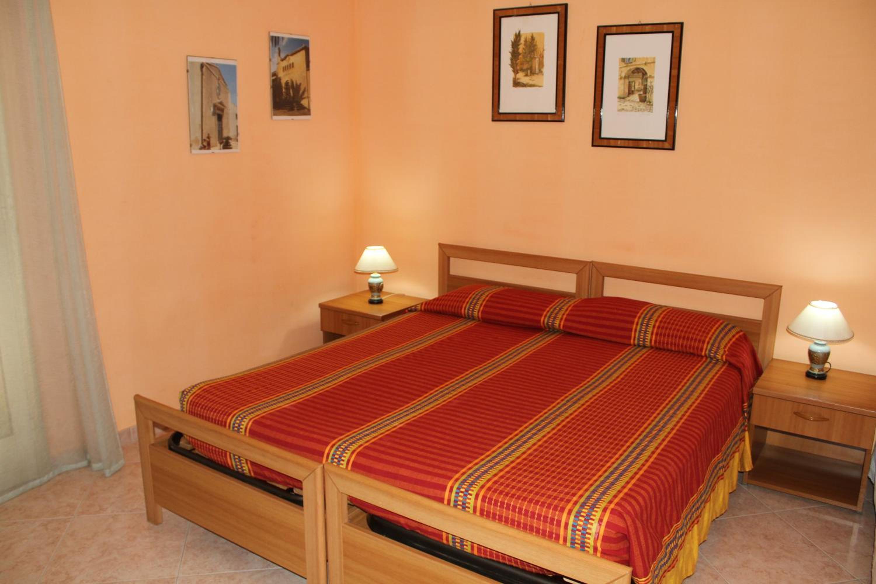 Deluxe Double Room with Balcony - Photo 7