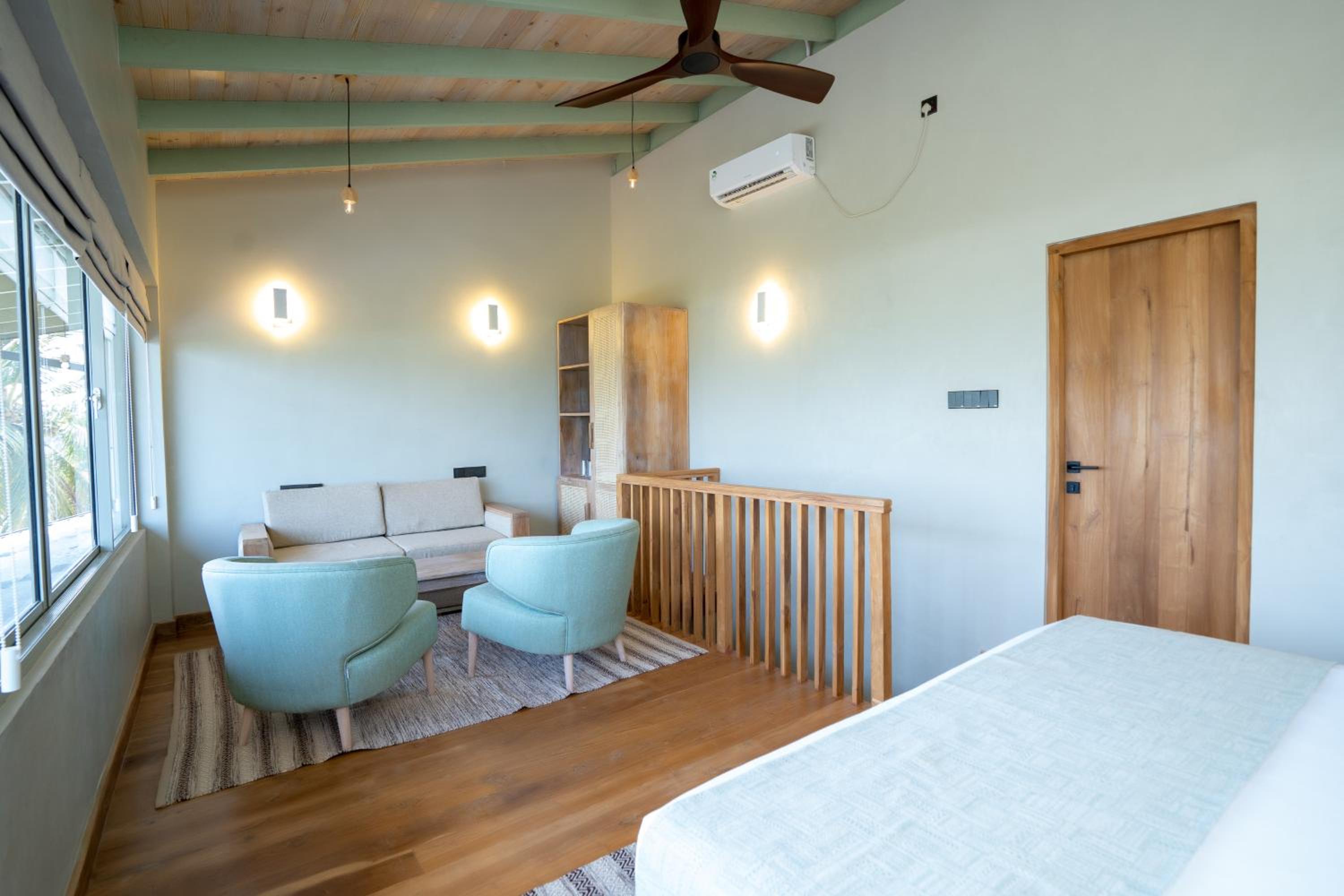 Deluxe Suite with Sea View photo 3
