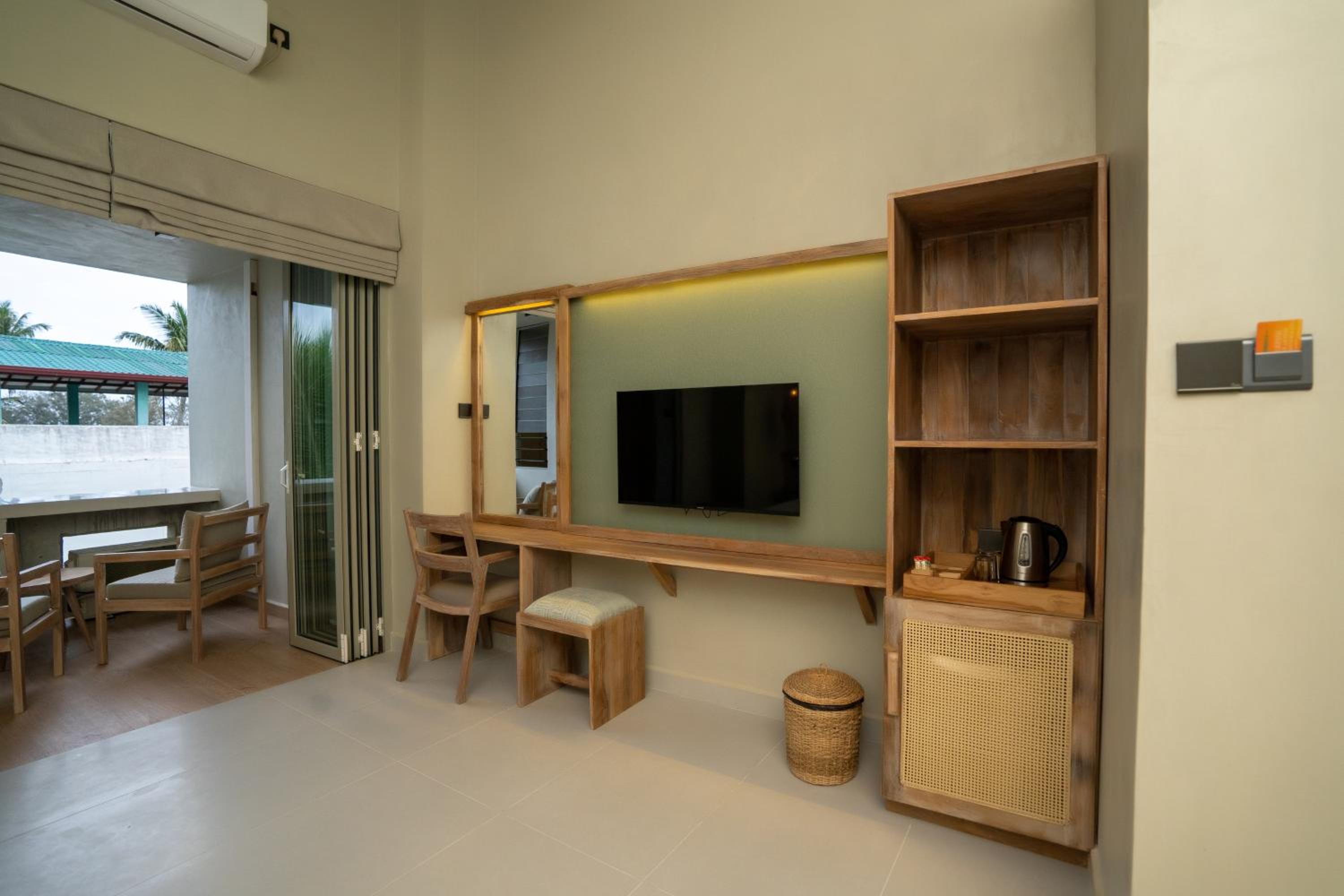 Studio with Balcony photo 3