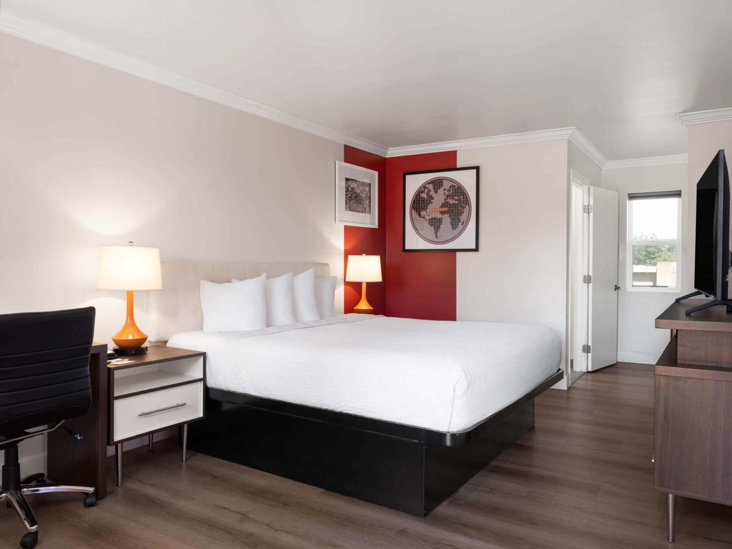 King Room - Pet Friendly/Non-Smoking - Photo 1
