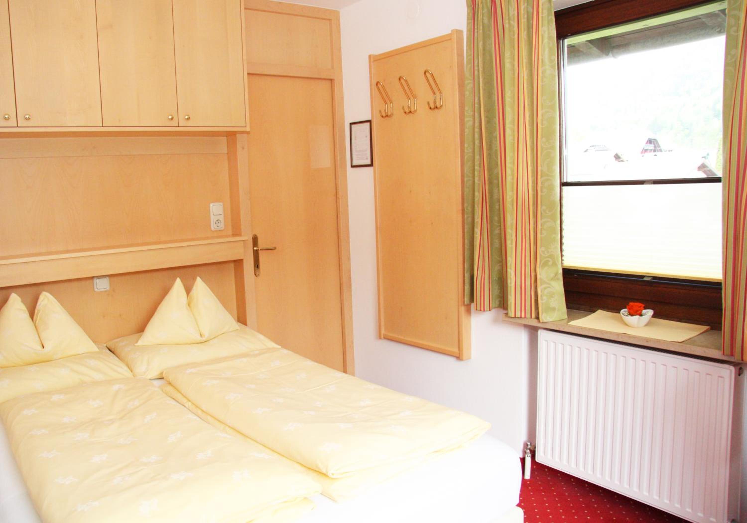 Economy Double Room photo 1