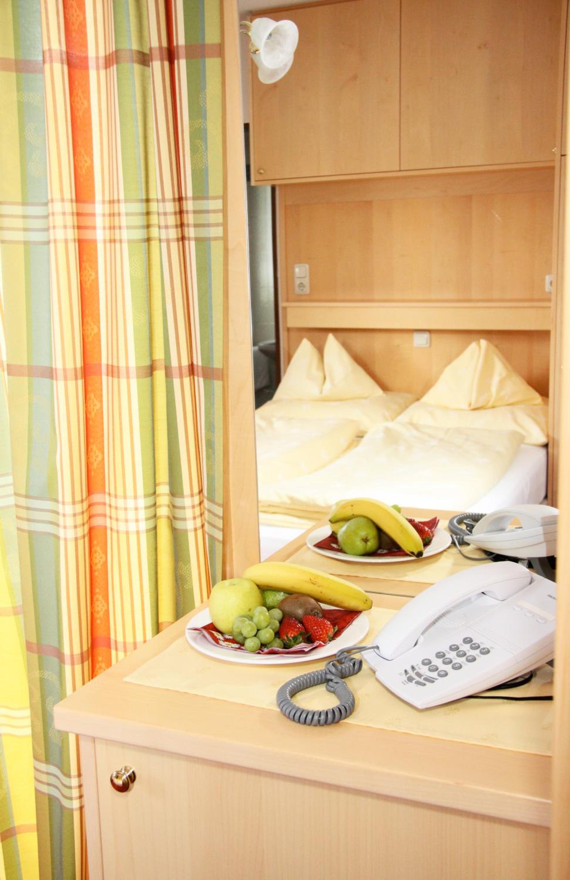 Economy Double Room photo 2