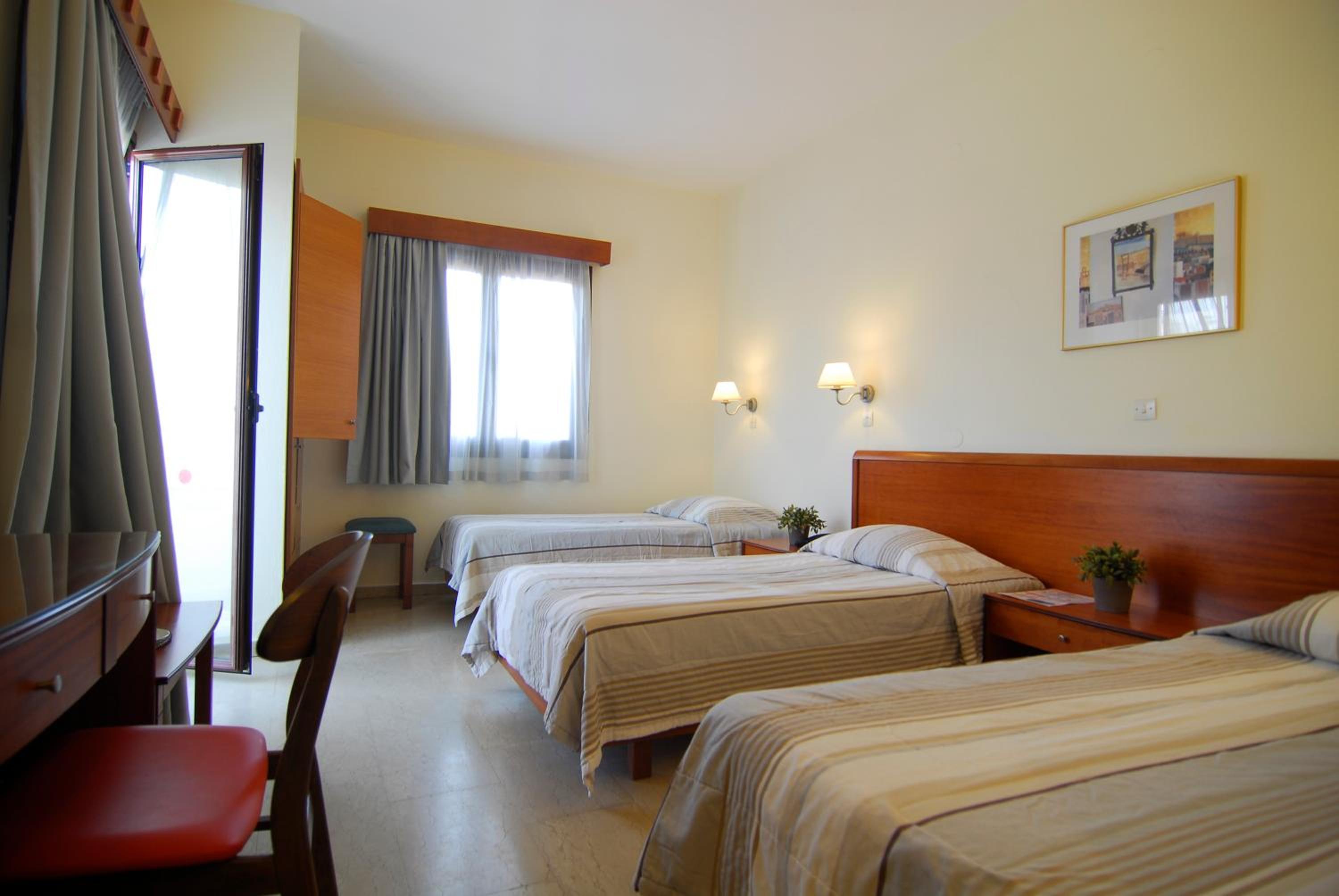 Economy Triple Room