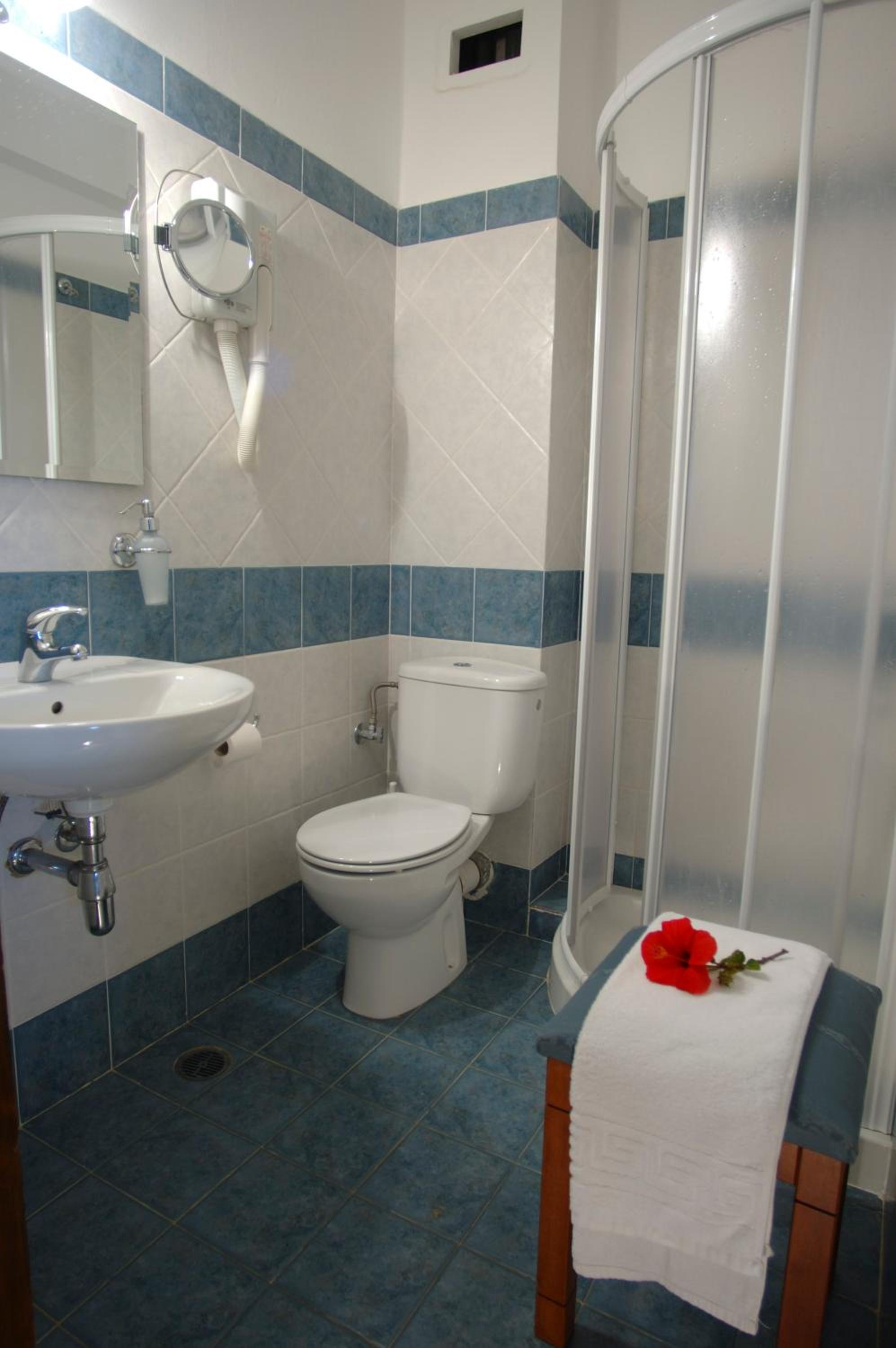 Economy Triple Room