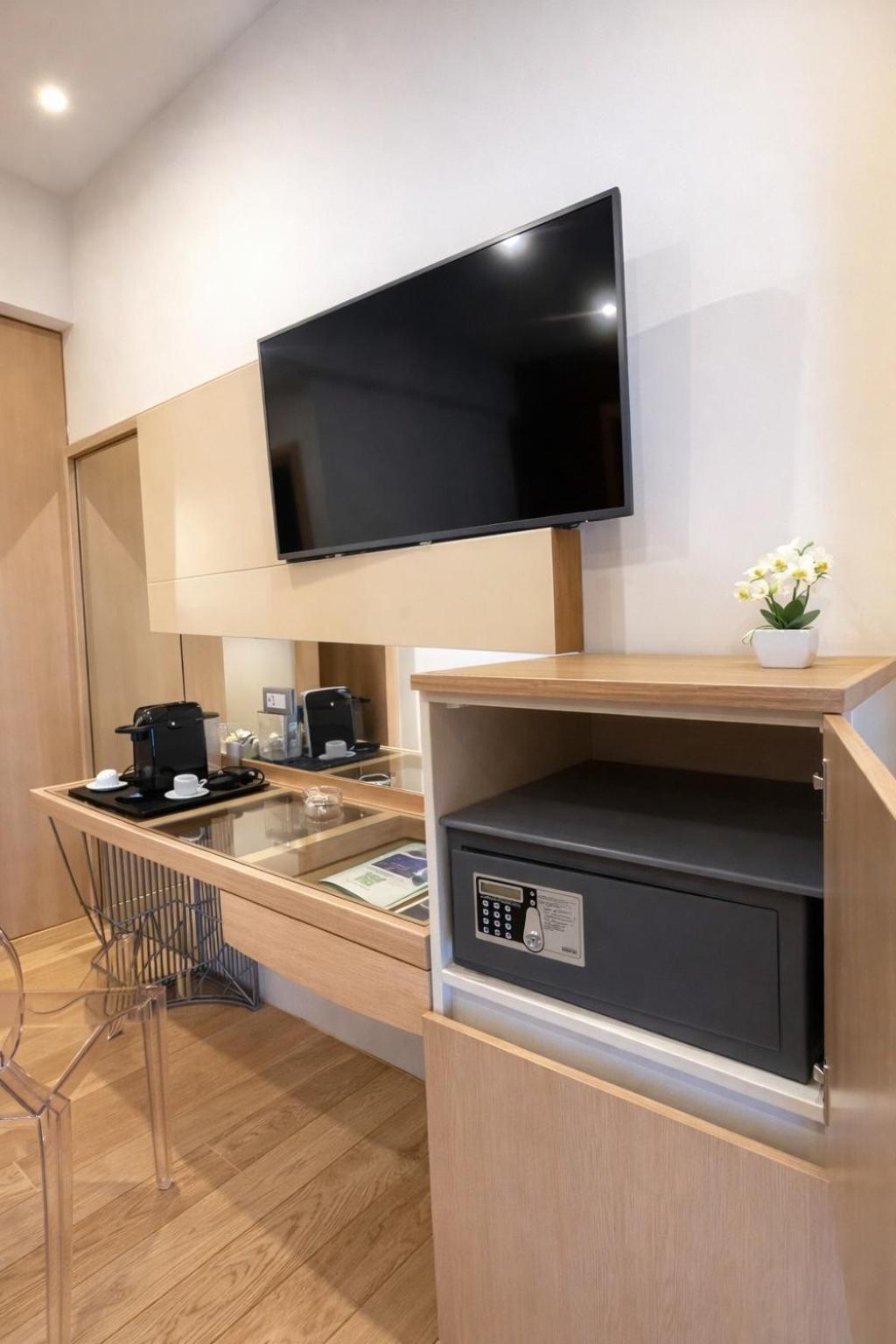 Deluxe Double Room with Bath
