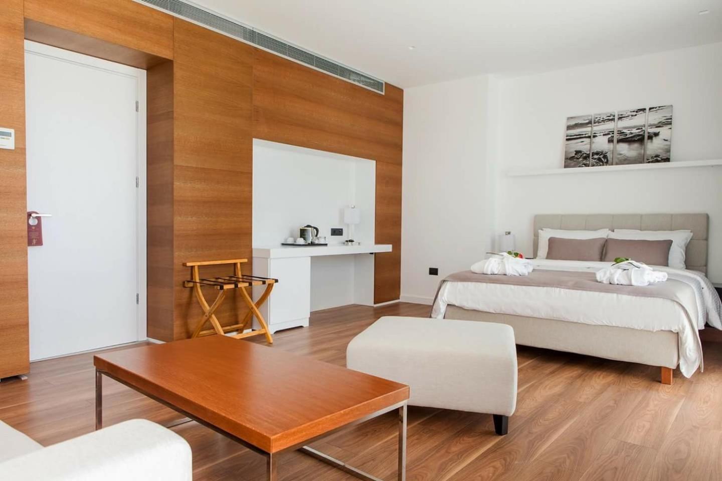 Penthouse Deluxe Suite