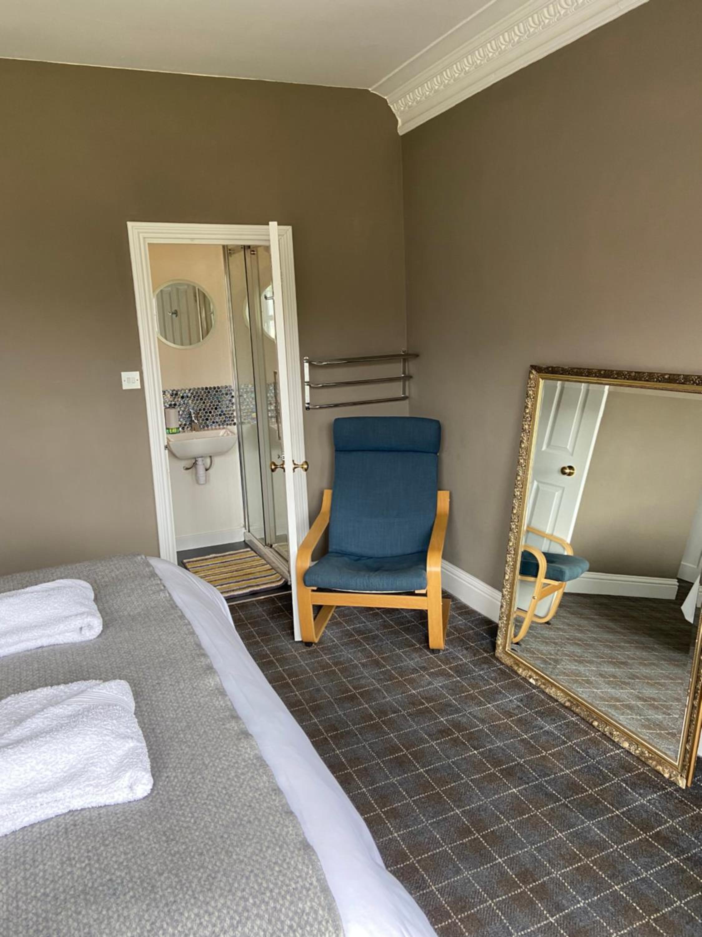 Deluxe Double Room with Shower photo 3
