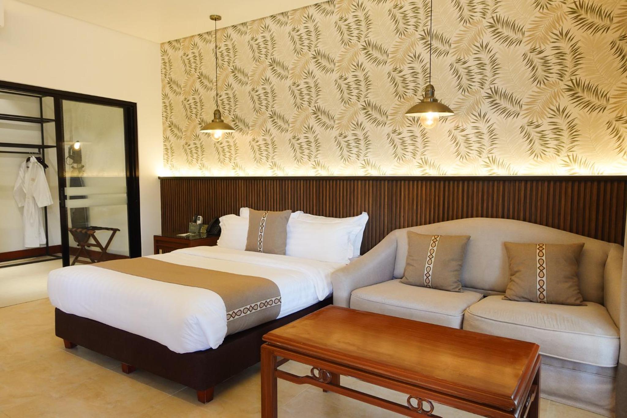 Standard Queen Room