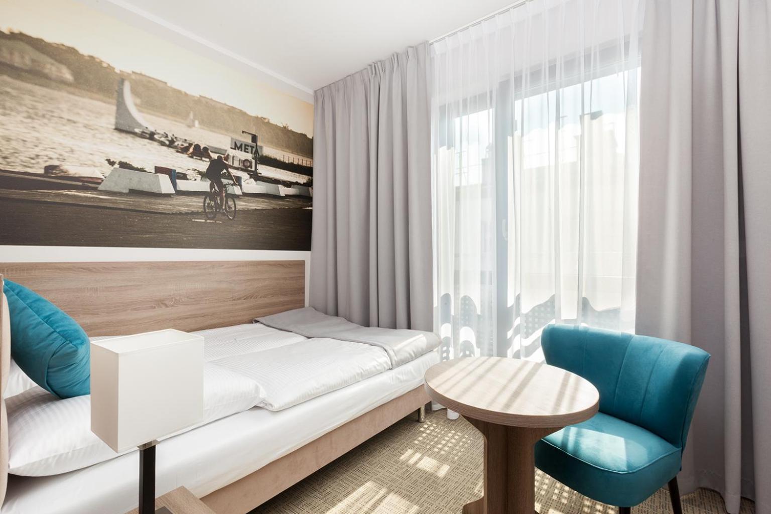 Standard King Room - Photo 6