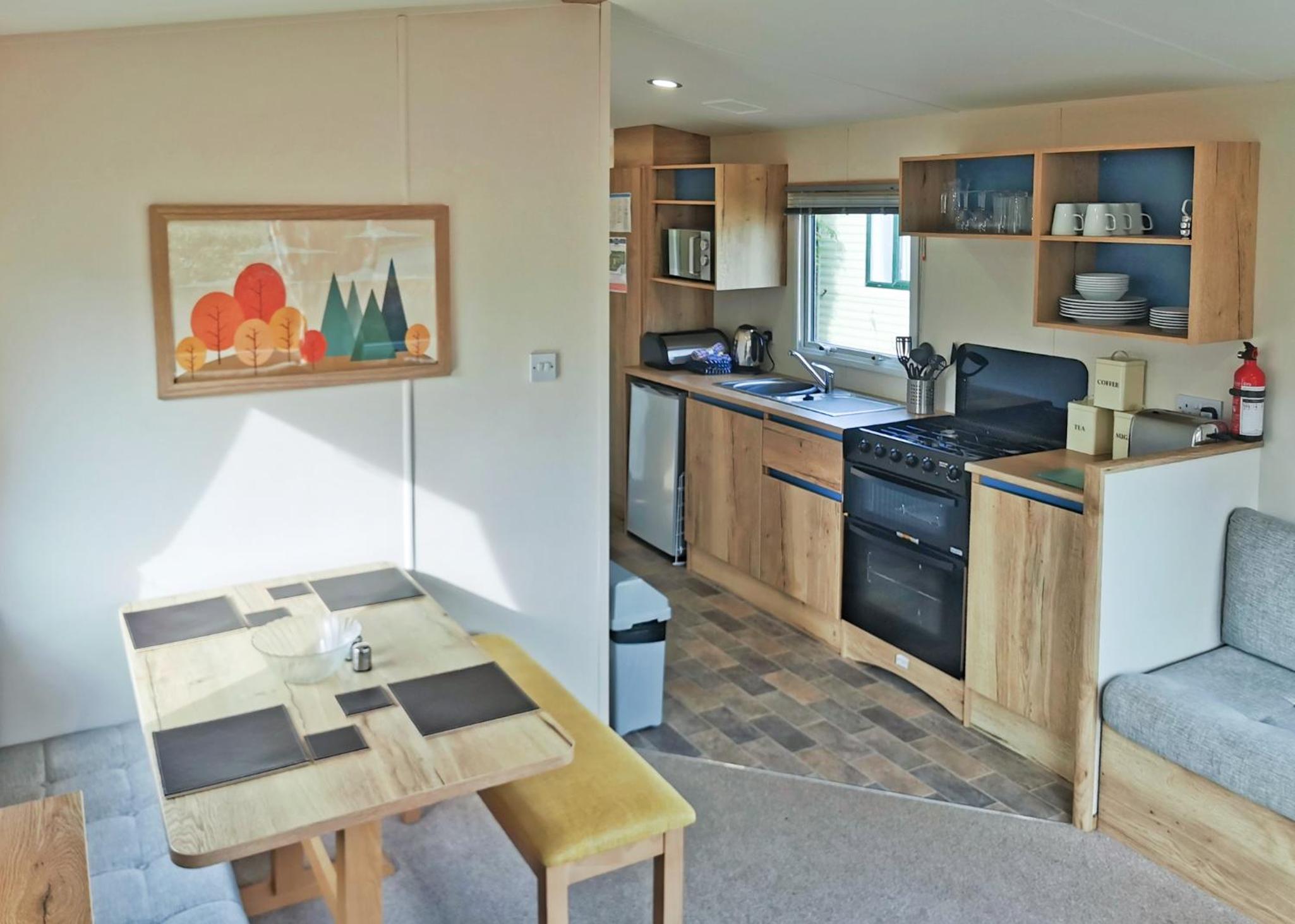 Mobile Home 5 photo 2