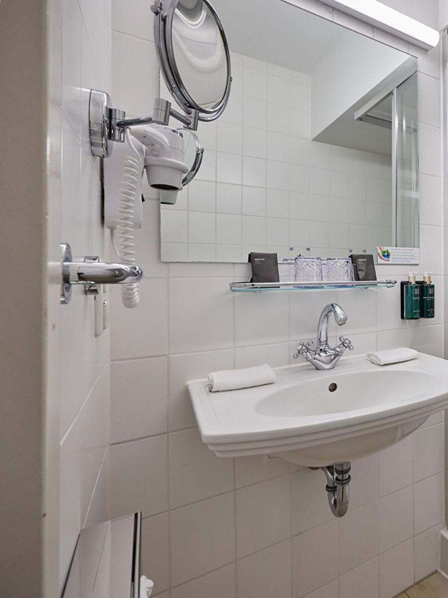 Single room Canal View