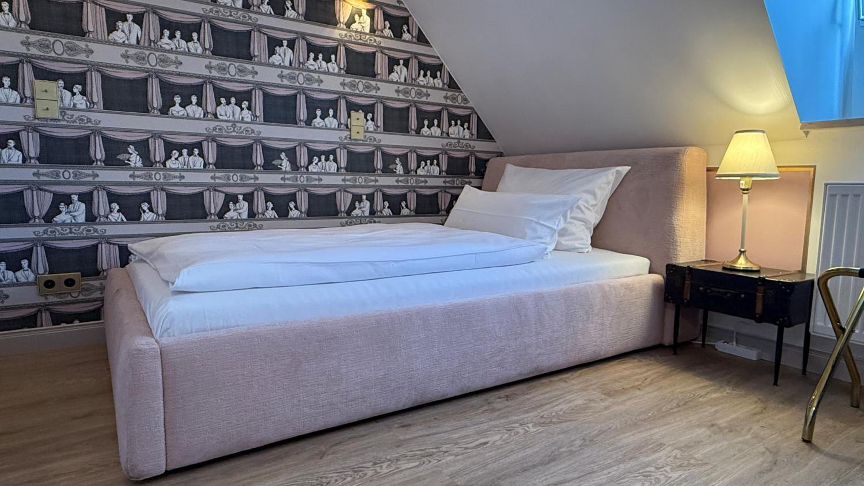 Large Single Room