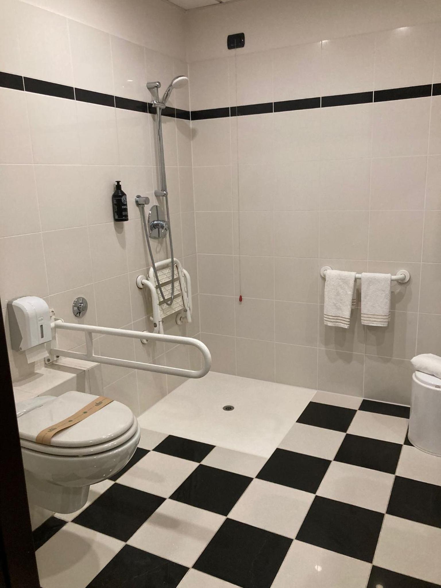 Double Room - Disability Access photo 1