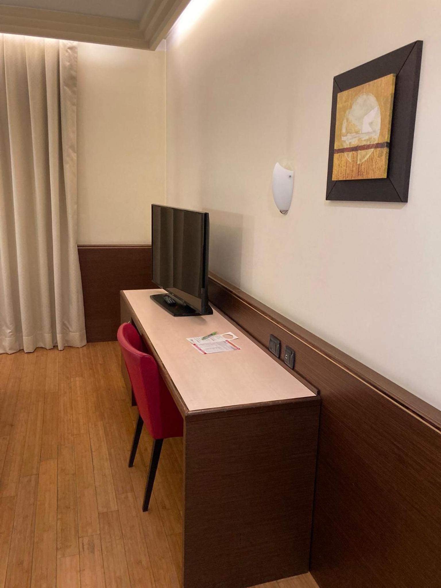Double Room - Disability Access photo 3