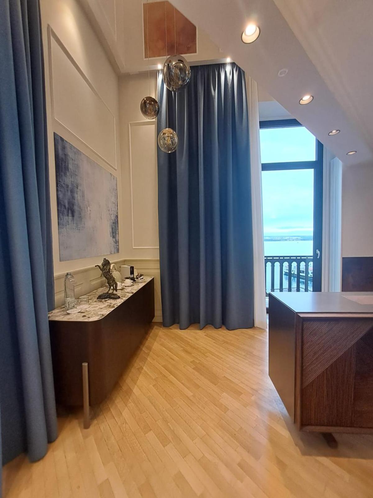 Executive Suite with Sea View