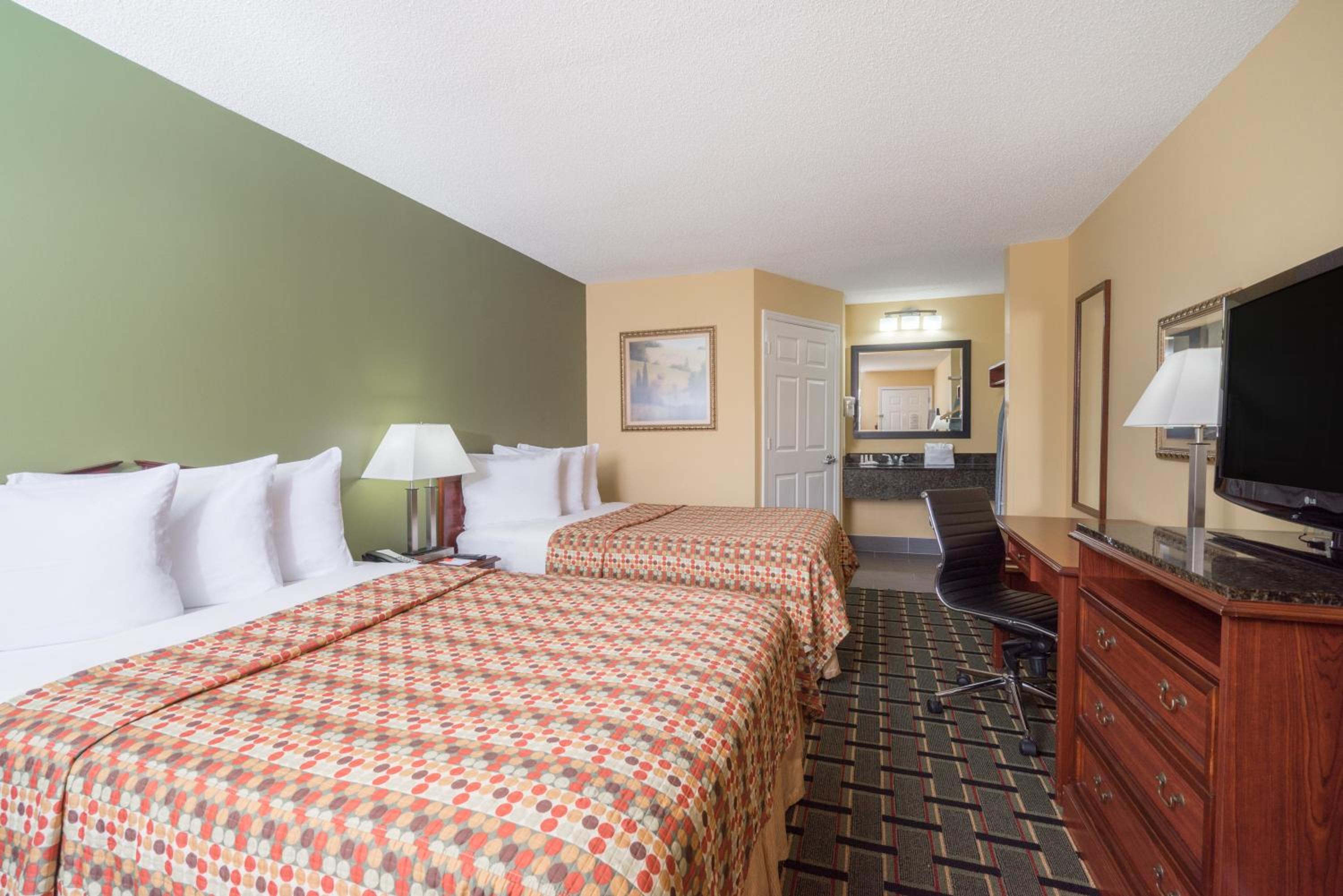 Double Room with Two Double Beds - Non-Smoking - Photo 3